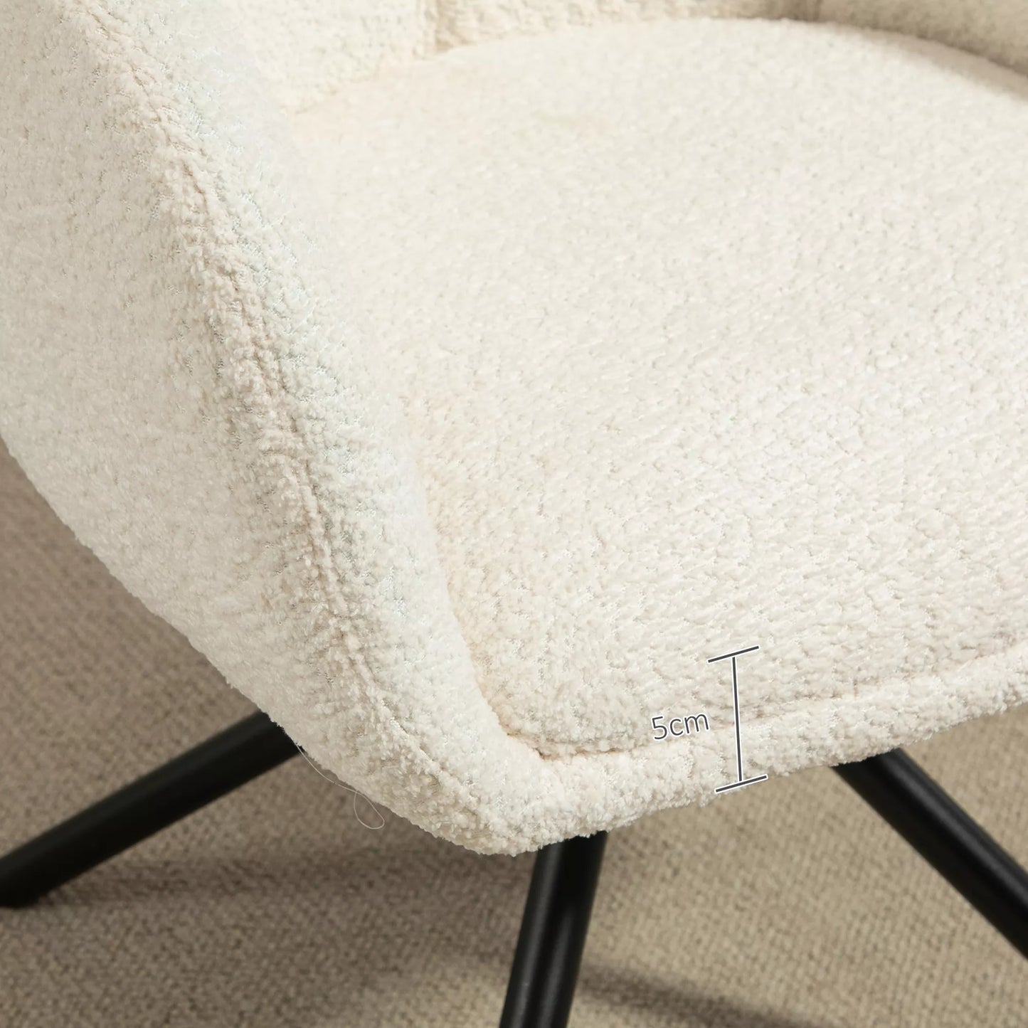 Krėslas, minkštas fotelis su patogia sėdyne, pasukamas, su jaukiu apmušalu, iki 120 kg, kreminės baltos spalvos