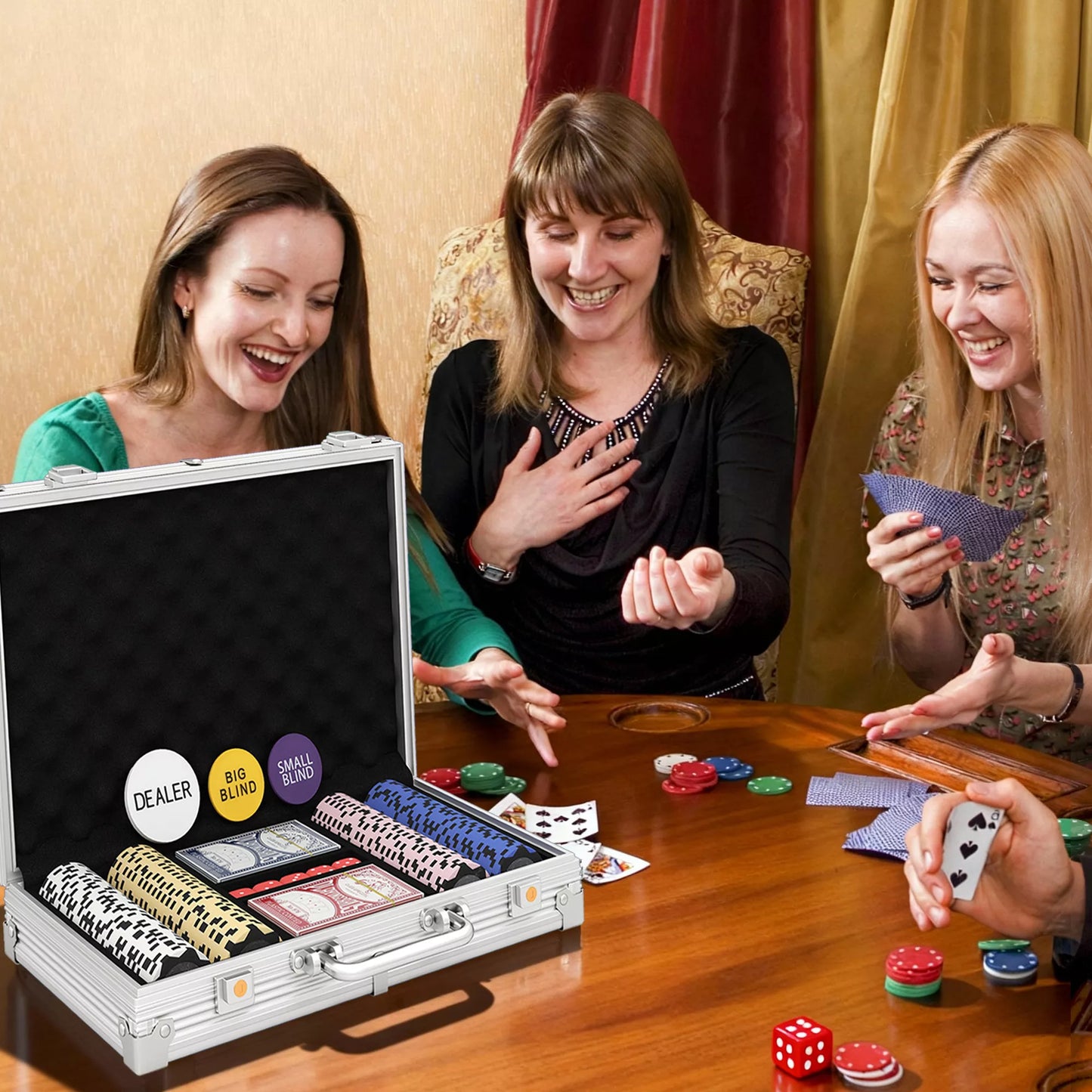 Pokerio žetonų rinkinys lagamine, su kauliukais, „Dealer“ žetonu, 2 kortų kaladėmis, sidabro spalvos