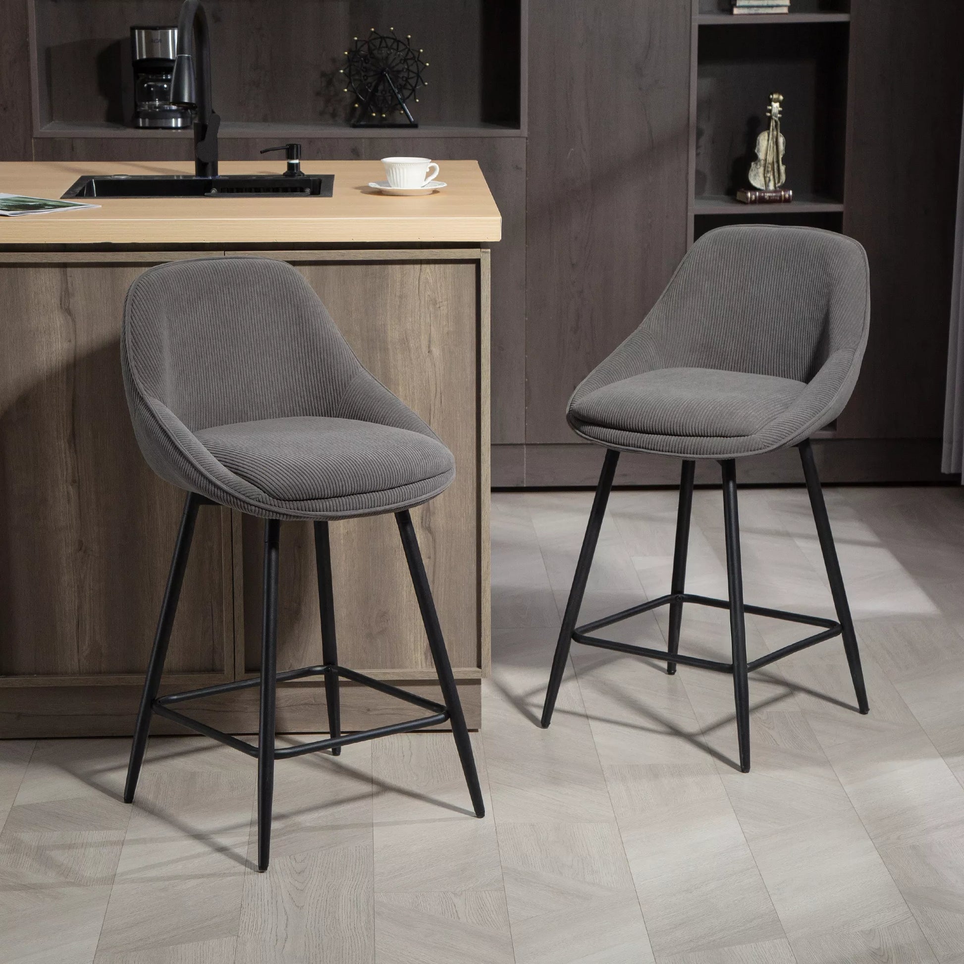 2 vnt. rinkinys: veliūrinės baro kėdės su plieninėmis kojelėmis (pilkos)