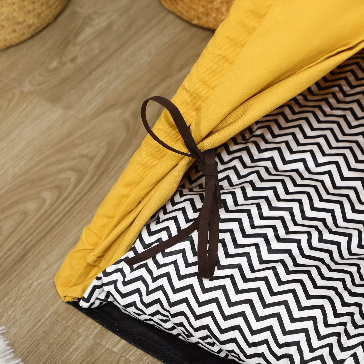 Lova gyvūnams, žaismingo tipi dizaino, su minkšta gulėjimo pagalvėle ir grindų kilimėliu, šunims ir katėms, 60 x 60 x 76 cm