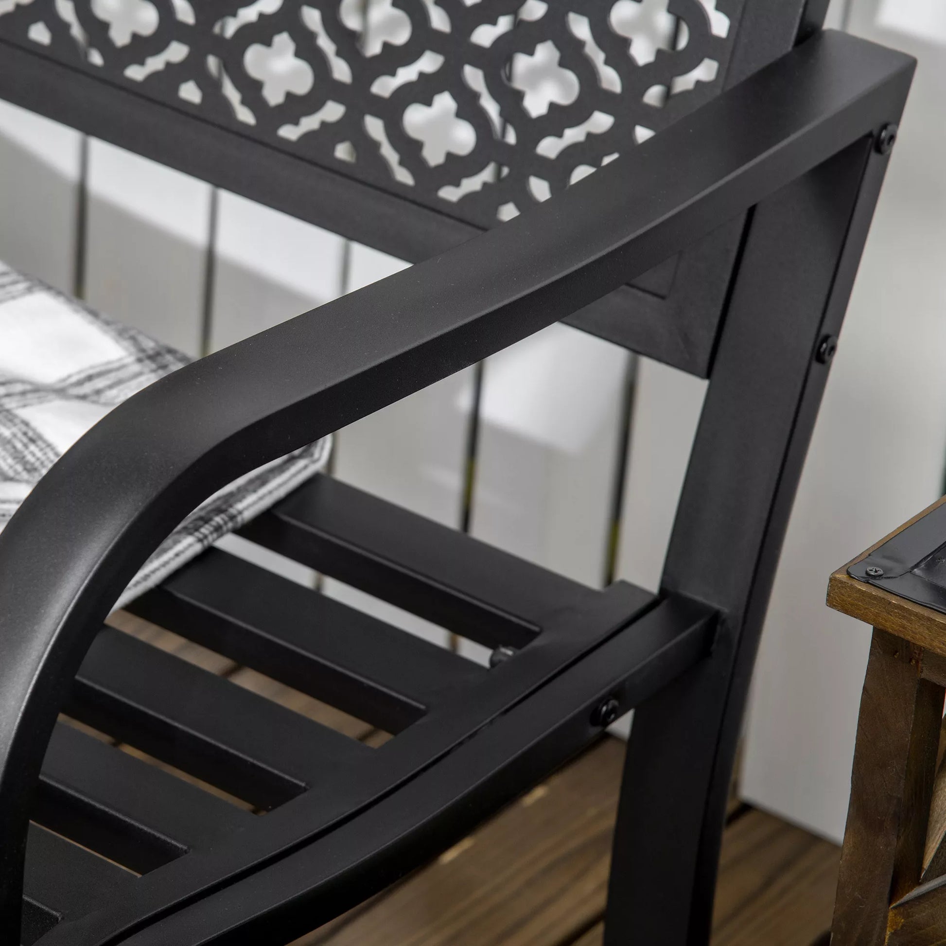 Metalinė sodo suolelė, 2 vietų, gėlių raštu, atspari atmosferos poveikiui, 127 x 63 x 83 cm, juoda