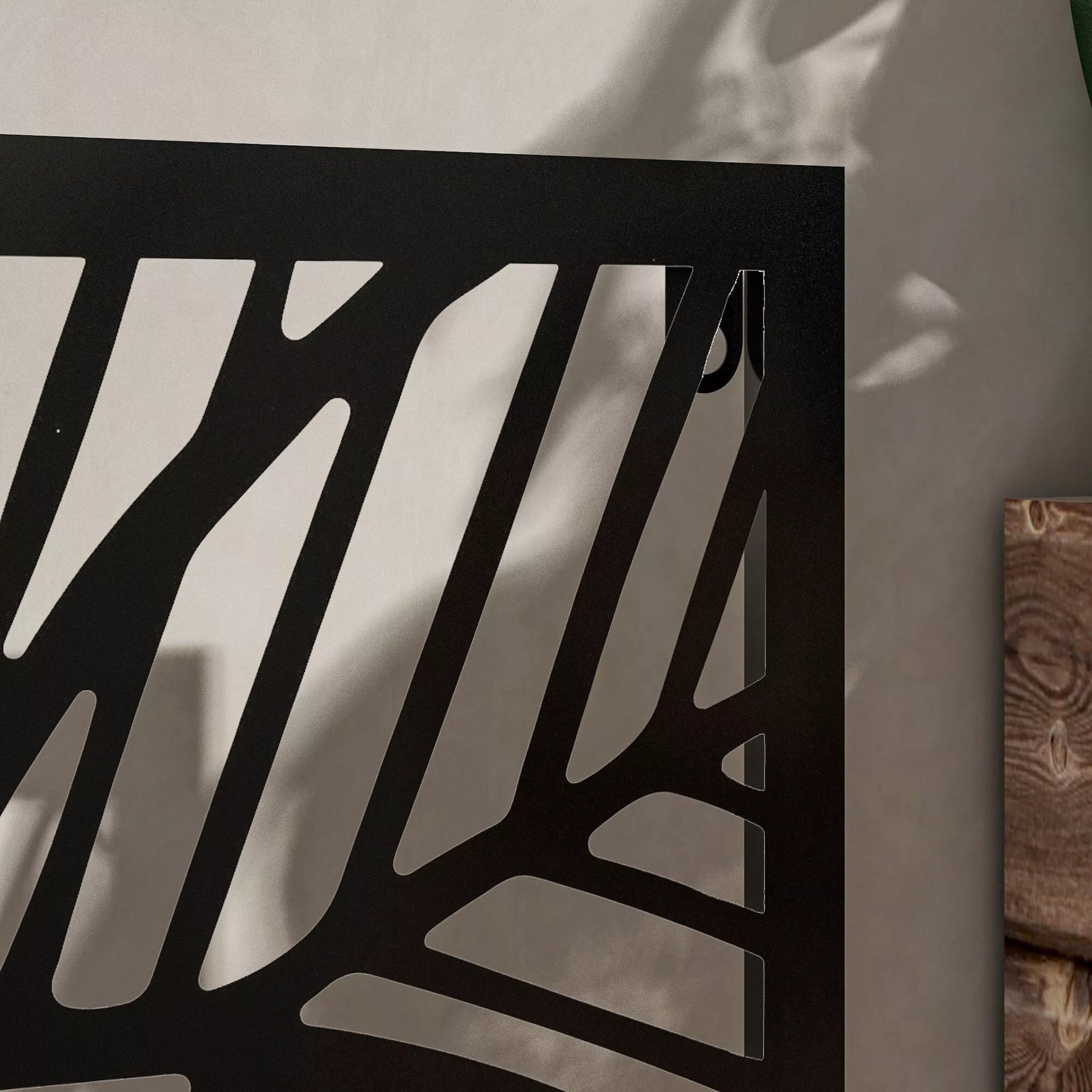 Apsauga nuo žvilgsnių su gėlių lysve, lauko paravanas, pertvara su gėlių vazonais, metalas, juoda