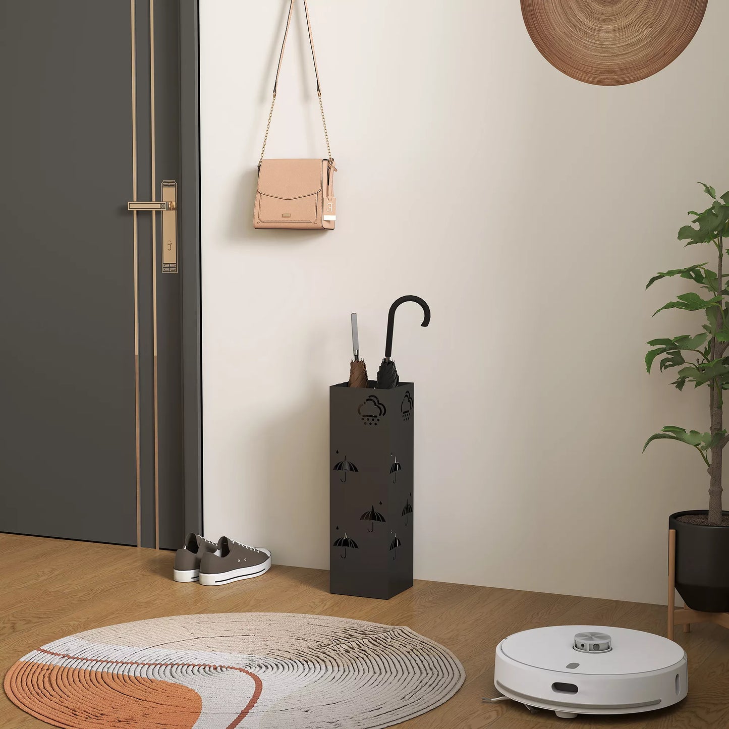 Juodas metalinis skėčių stovas, 4 kabliukai, su debesėlių ir skėčių raštu, lašų surinkimo padėklas