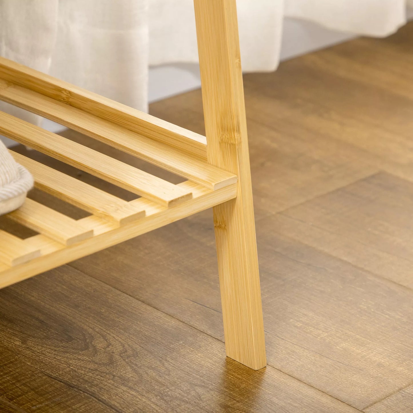 Drabužių stovas iš bambuko, 2 pakabos kabliukai, drabužių kabykla, 2 lentynos, 114 x 40 x 139 cm