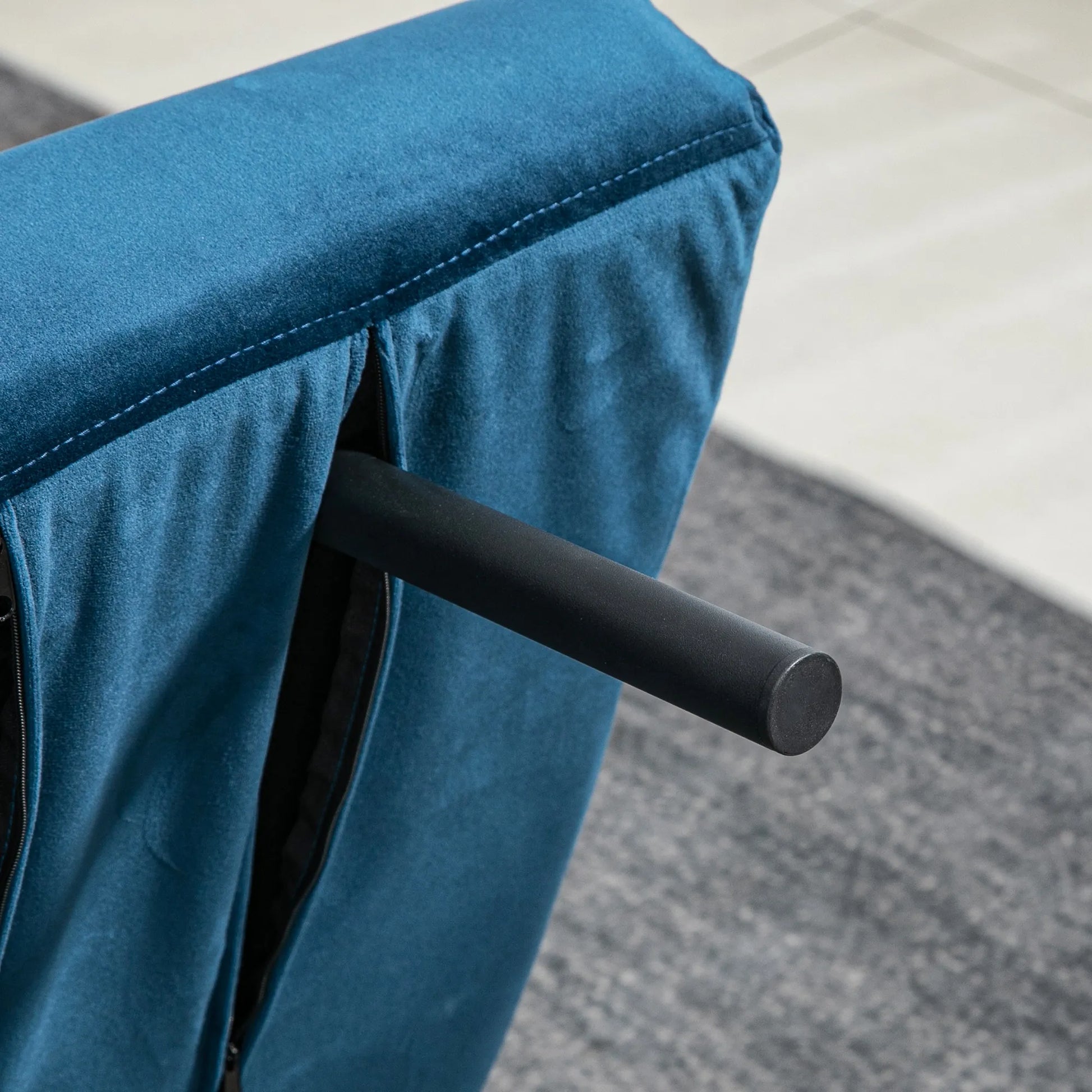 Miegama sofa 2 vietų sofa,  velvetinė sofa, miegojimo funkcija, su 2 pagalvėlėmis, velveto išvaizda, natūrali + mėlyna