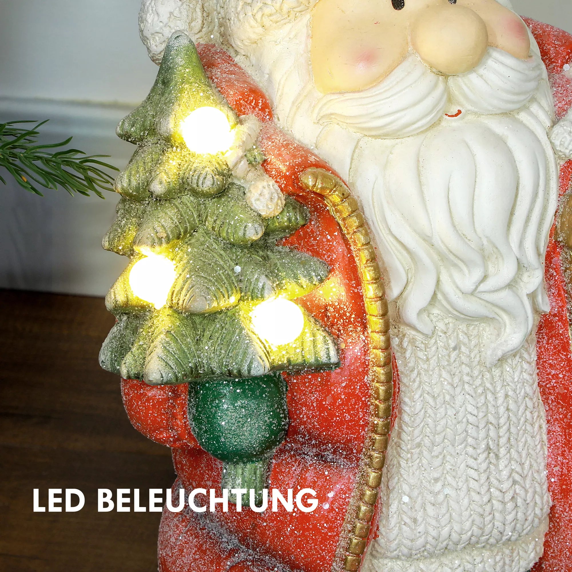 HOMCOM Kalėdų Senelio figūrėlė su eglute ir dovana, 3 šiltai baltos LED lemputės, maitinamas baterijomis, 50 cm