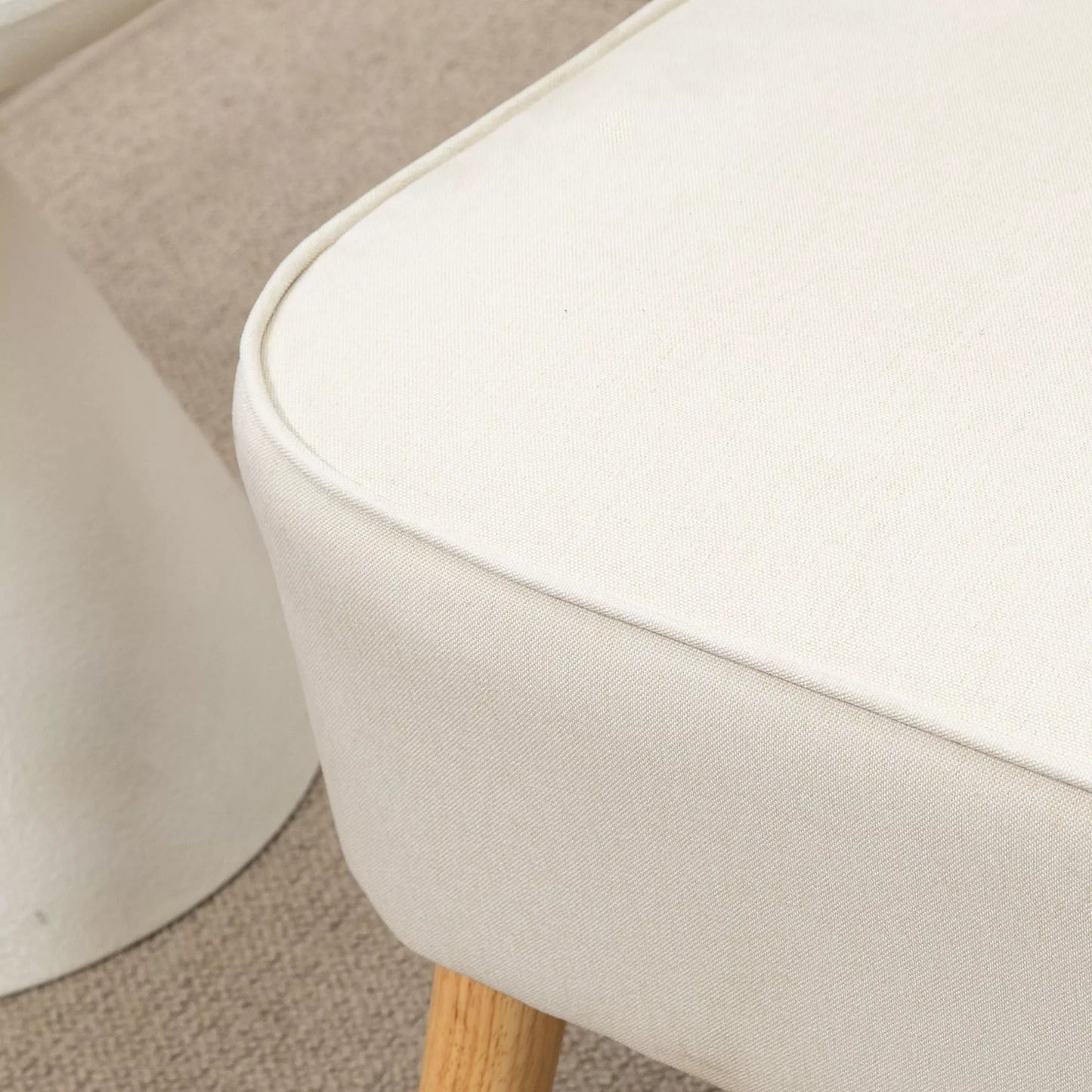 2 vietų sofa, minkštas paminkštinimas, lengvai prižiūrimas užvalkalas, iki 150 kg, 117 x 56,5 x 77 cm, kreminės baltos spalvos