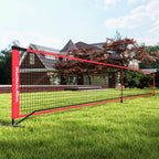 Raudonas pickleball tinklas kieme, šoninis vaizdas lauke