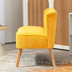 Geltona dvivietė sofa iš šono