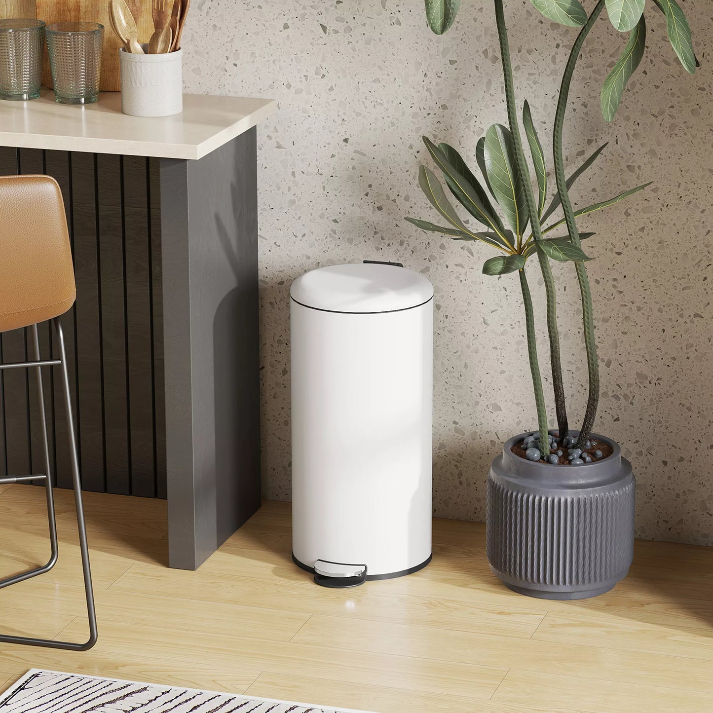 30 L šiukšliadėžė, su pedalu, užfiksuojamu dangčiu, atspari dėmėms, kreminės baltos spalvos