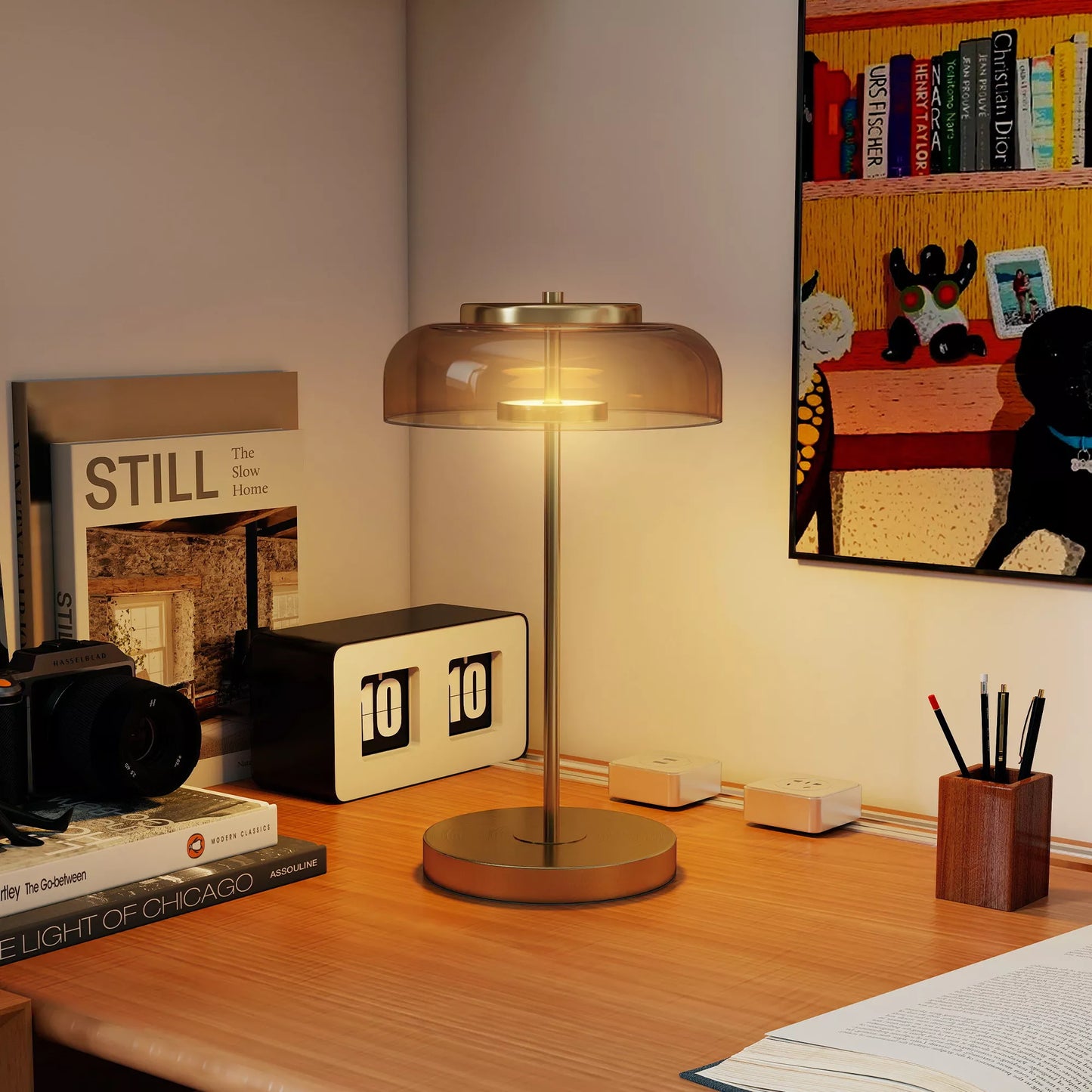 Stalinė lempa su šilta LED šviesa, metalo pagrindu, gintaro spalvos stiklo gaubtu, Ø23 x 40 cm, auksinė