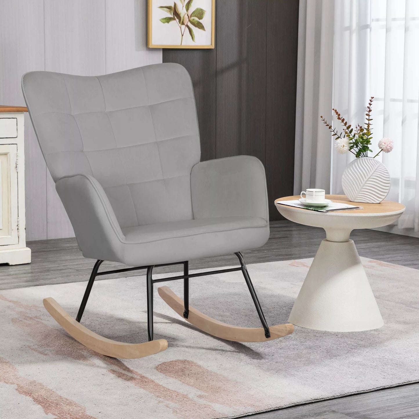 Supama kėdė, stora apmušalė, plati nugaros atrama, buiko mediena/plieninis rėmas, iki 120 kg, šviesiai pilka