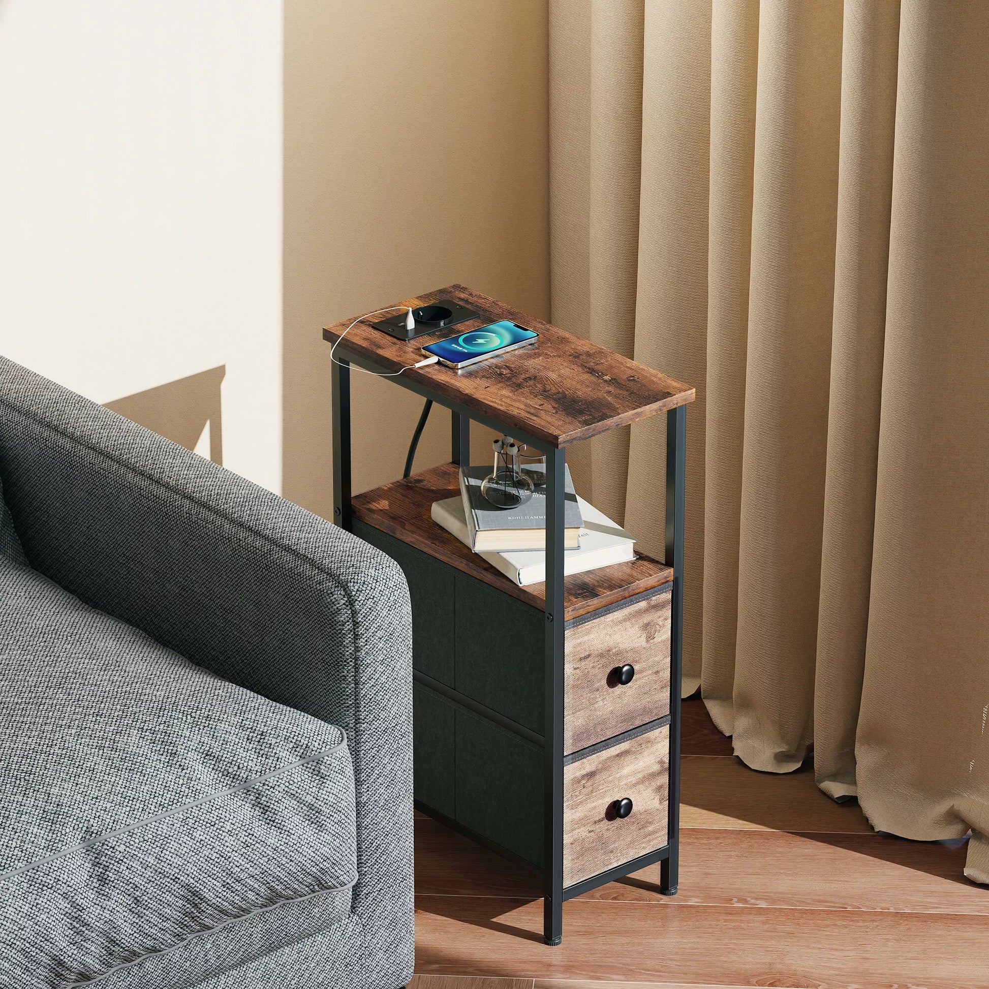 Staliukas su įkrovimo stotele, plieninis rėmas, 2 audinio stalčiai, atvira dėžė, 20 cm x 40 cm x 63 cm, rusvi