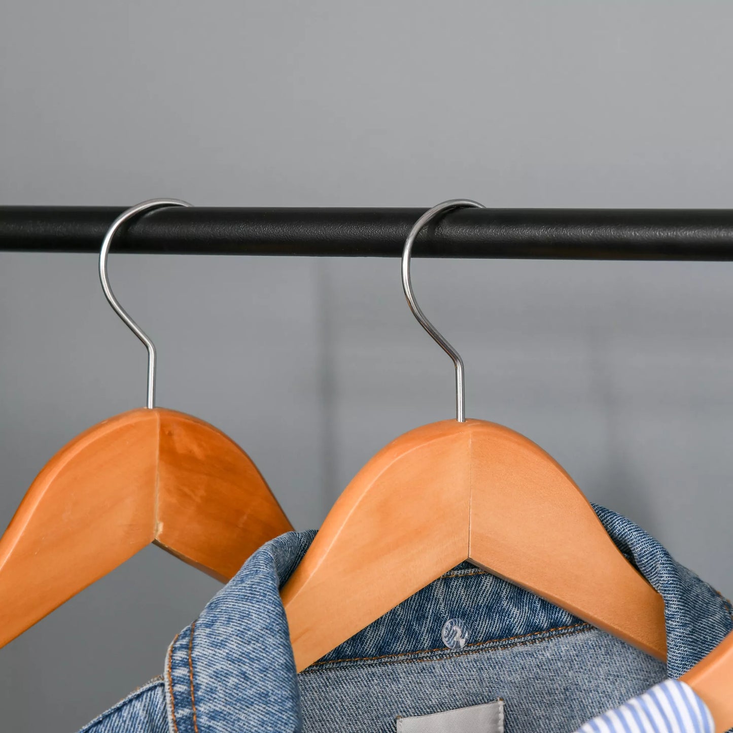 Drabužių kabykla su batų lentyna, metalas + mediena, juoda + natūrali, 64 x 42,5 x 149 cm