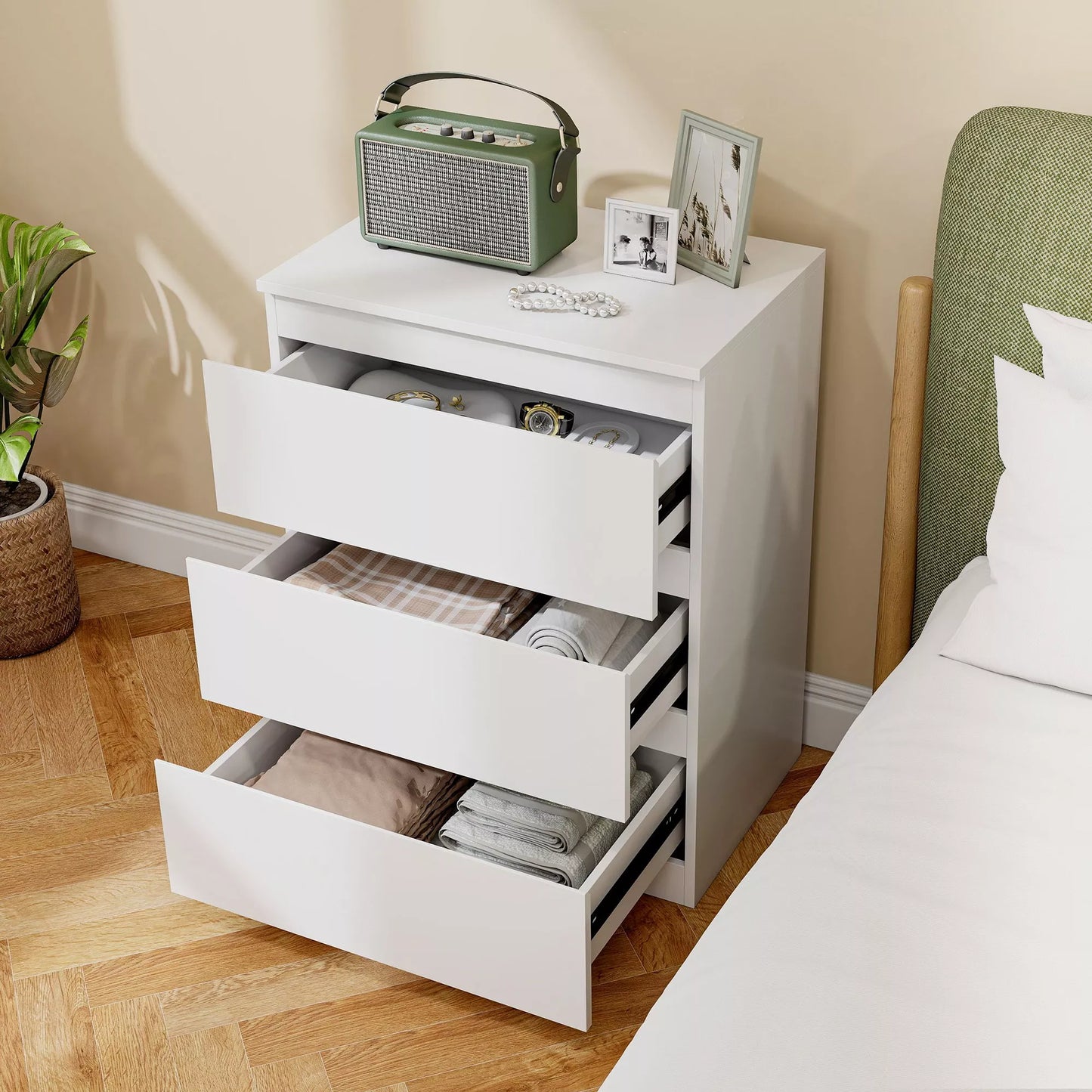 Kompaktinė spintelė su 3 stalčiais, skirta svetainei, miegamajam, prieškambariui, medžio drožlių plokštė, balta