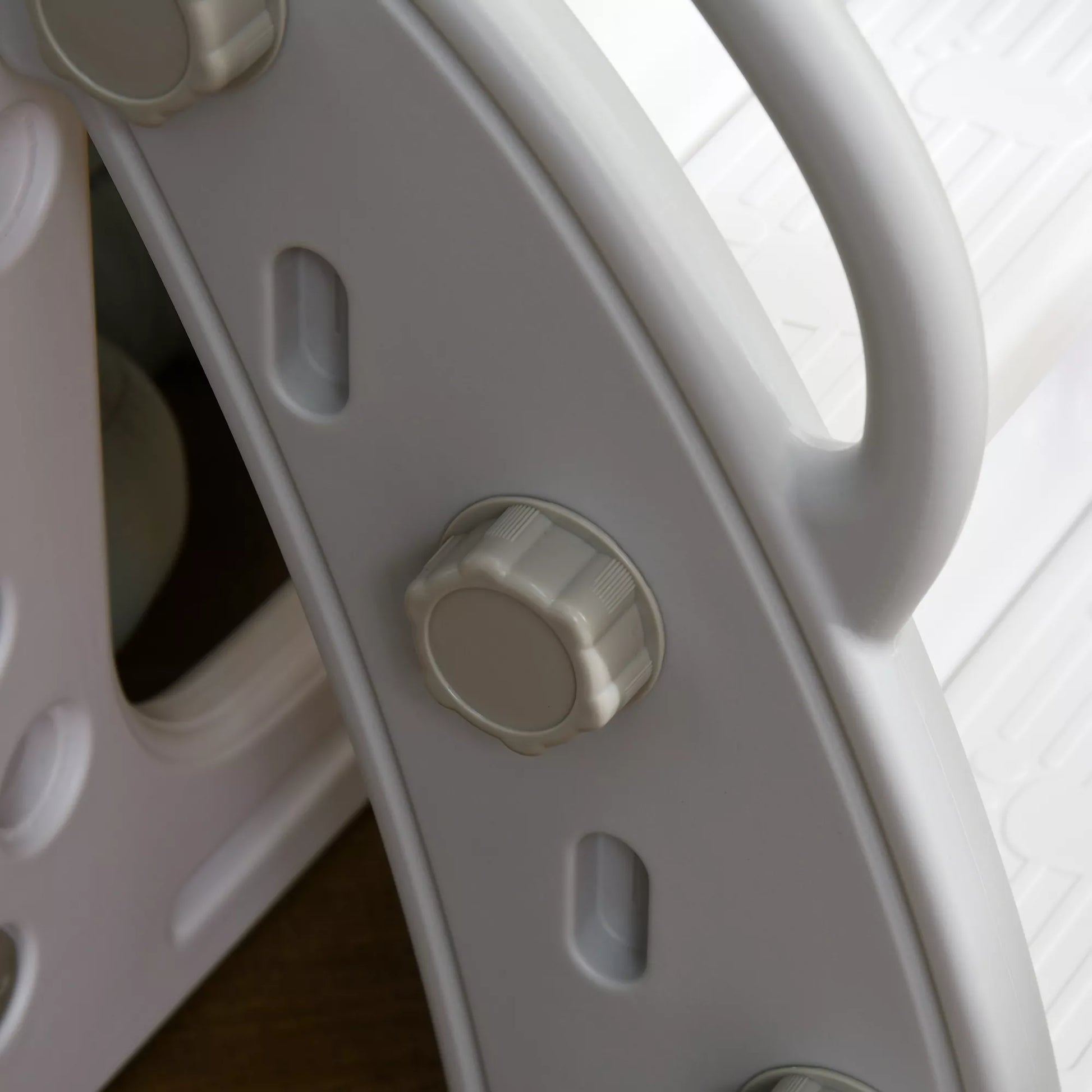 Vaikiška čiuožykla, 5 viename, mažiems vaikams skirta čiuožykla su krepšinio lanku, teleskopinės kopėčios pilka 70 x 177 x 92 cm