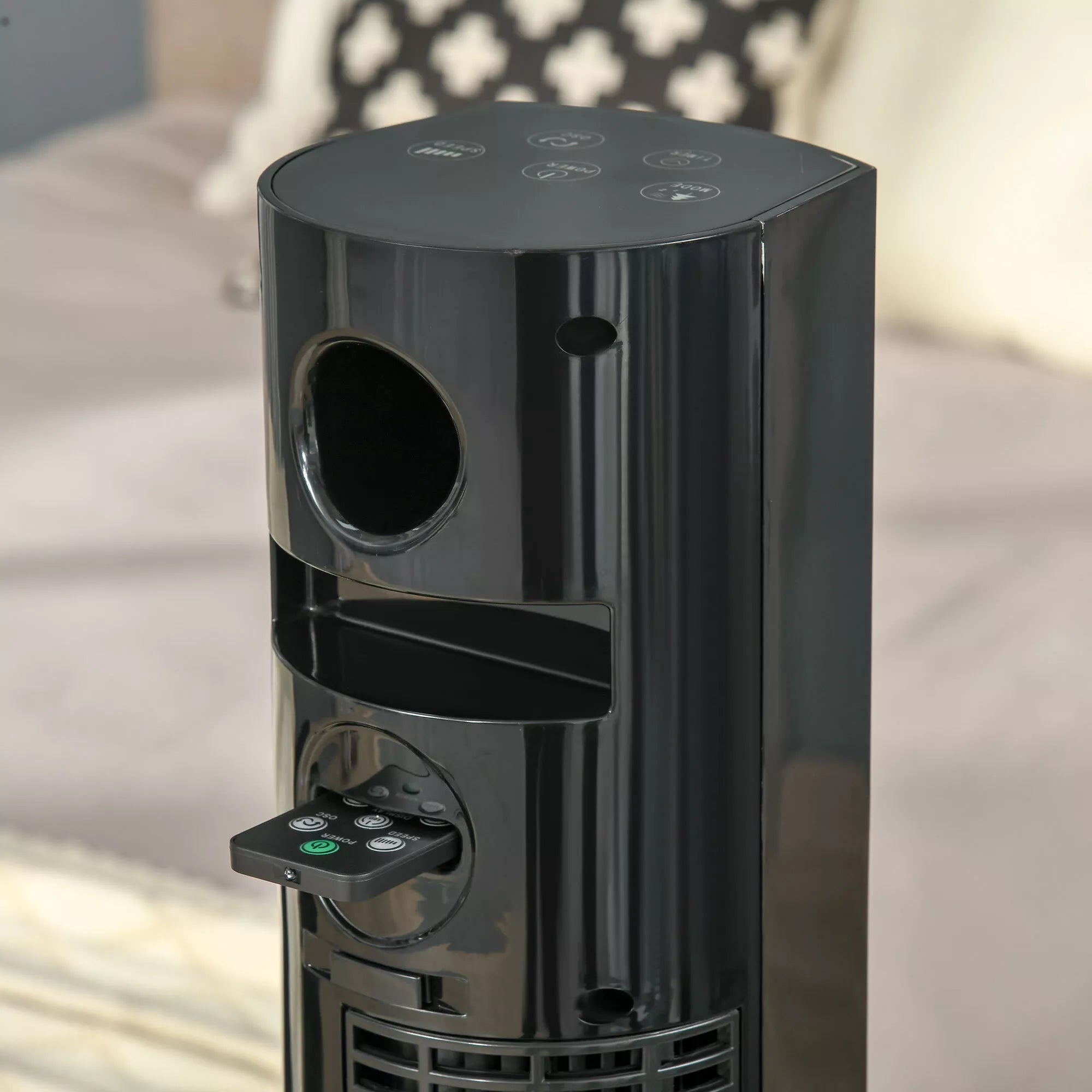 Bokštinis ventiliatorius su nuotolinio valdymo pultu 45 W 70° svyravimas Koloninis ventiliatorius Ventiliatorius su aromato difuzoriumi Laikmačio funkcija 3 ventiliacijos lygiai Juodas