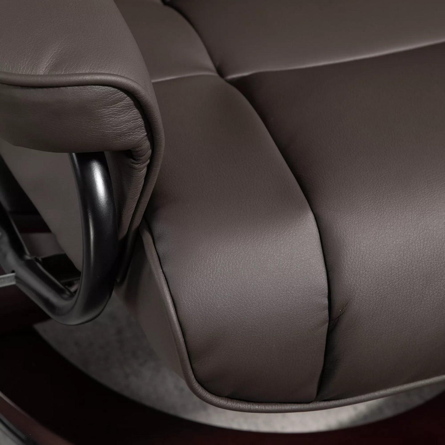 Atsipalaidavimo krėslas su pakoja, sukinėjamas ir atlošiamas, dirbtinės odos apmušalas, iki 150 kg, medinis rėmas, rudas