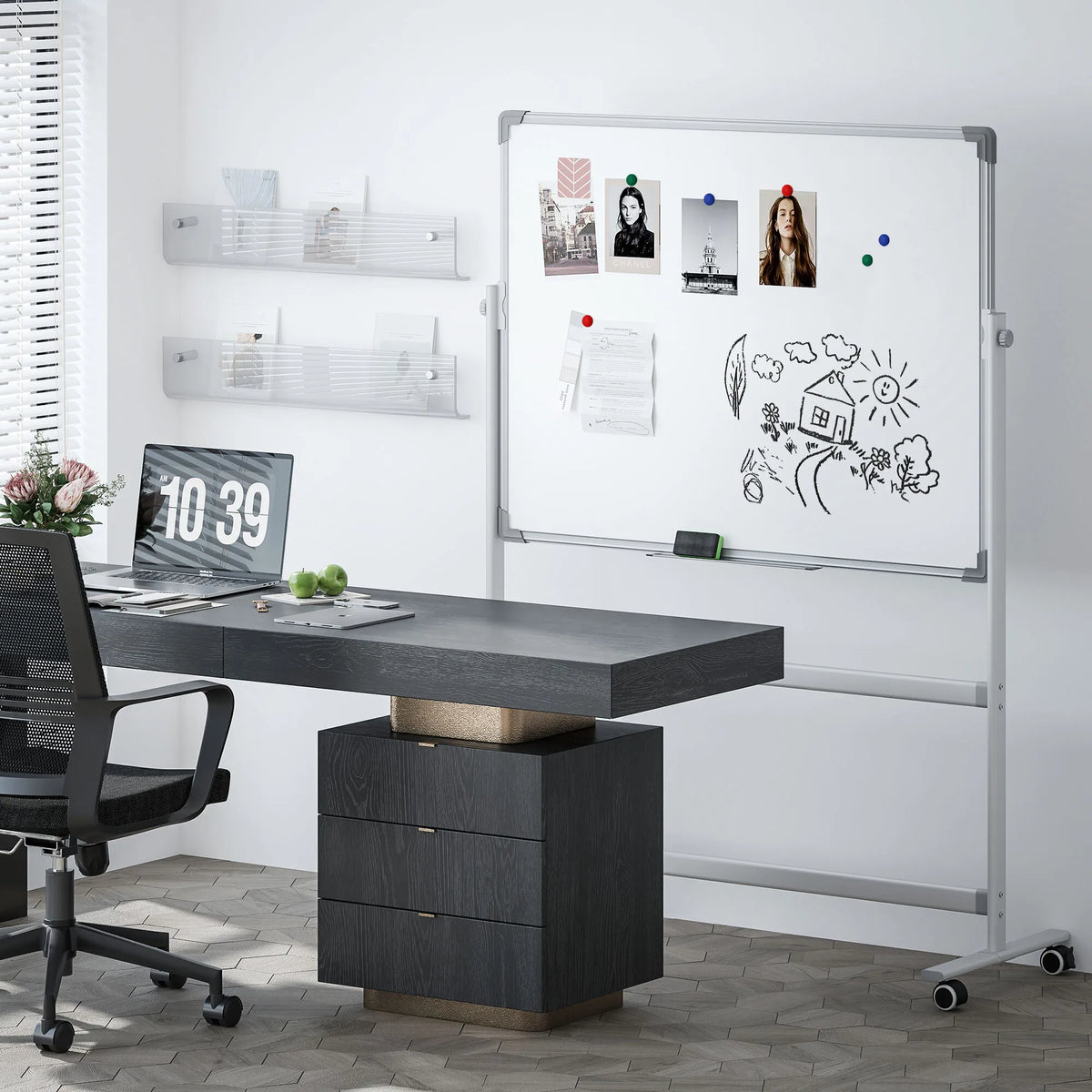 Balta lenta, 120 x 90 cm, magnetinė, pasukama, mobilioji, su žymekliu ir kempine, metalinis rėmas, balta