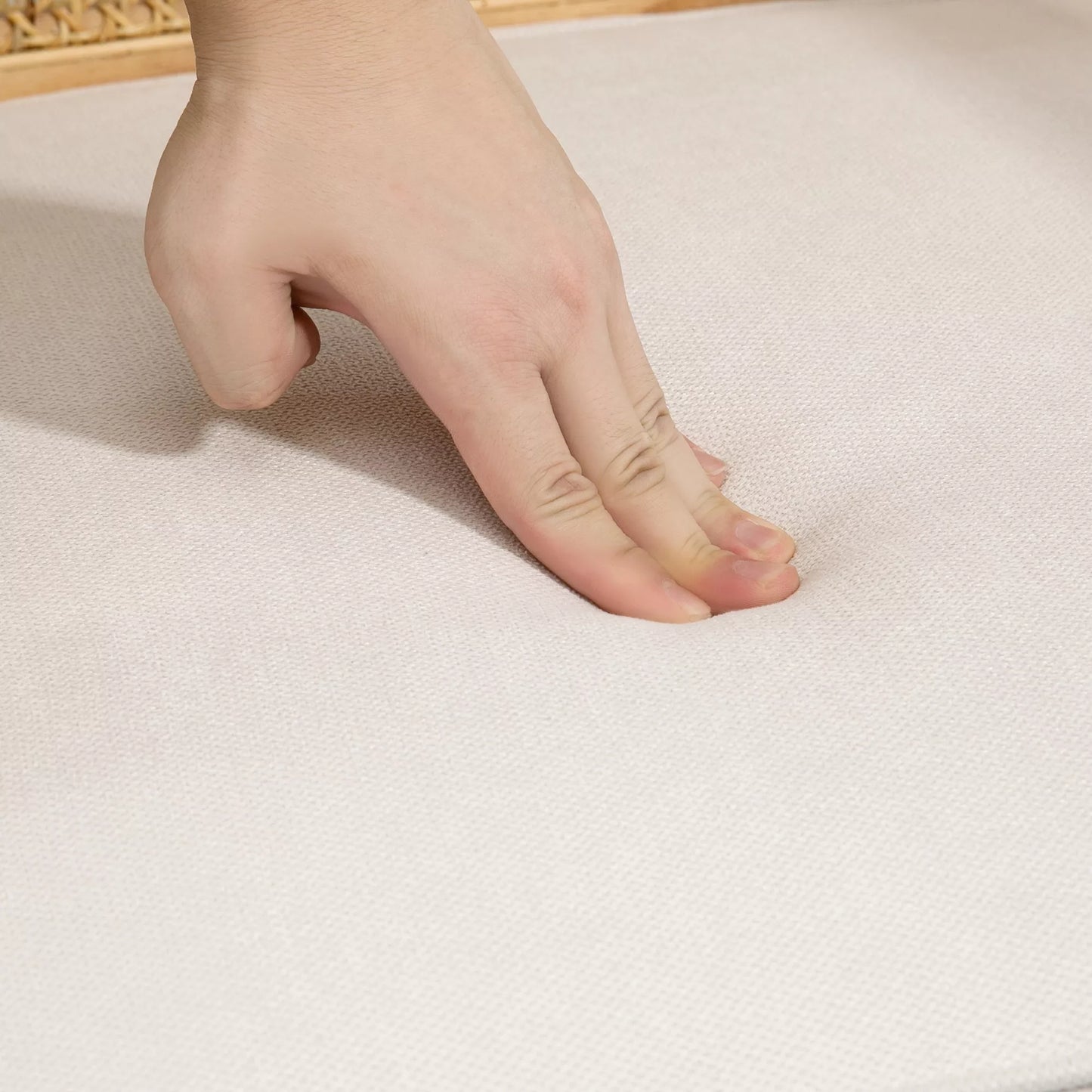 Egzotiškas minkštasuolis, kaučiukmedis, sėdynės pagalvėlė su lininės išvaizdos apdaila, 63 ilgis x 69 plotis x 78 aukštis cm, kreminės baltos spalvos