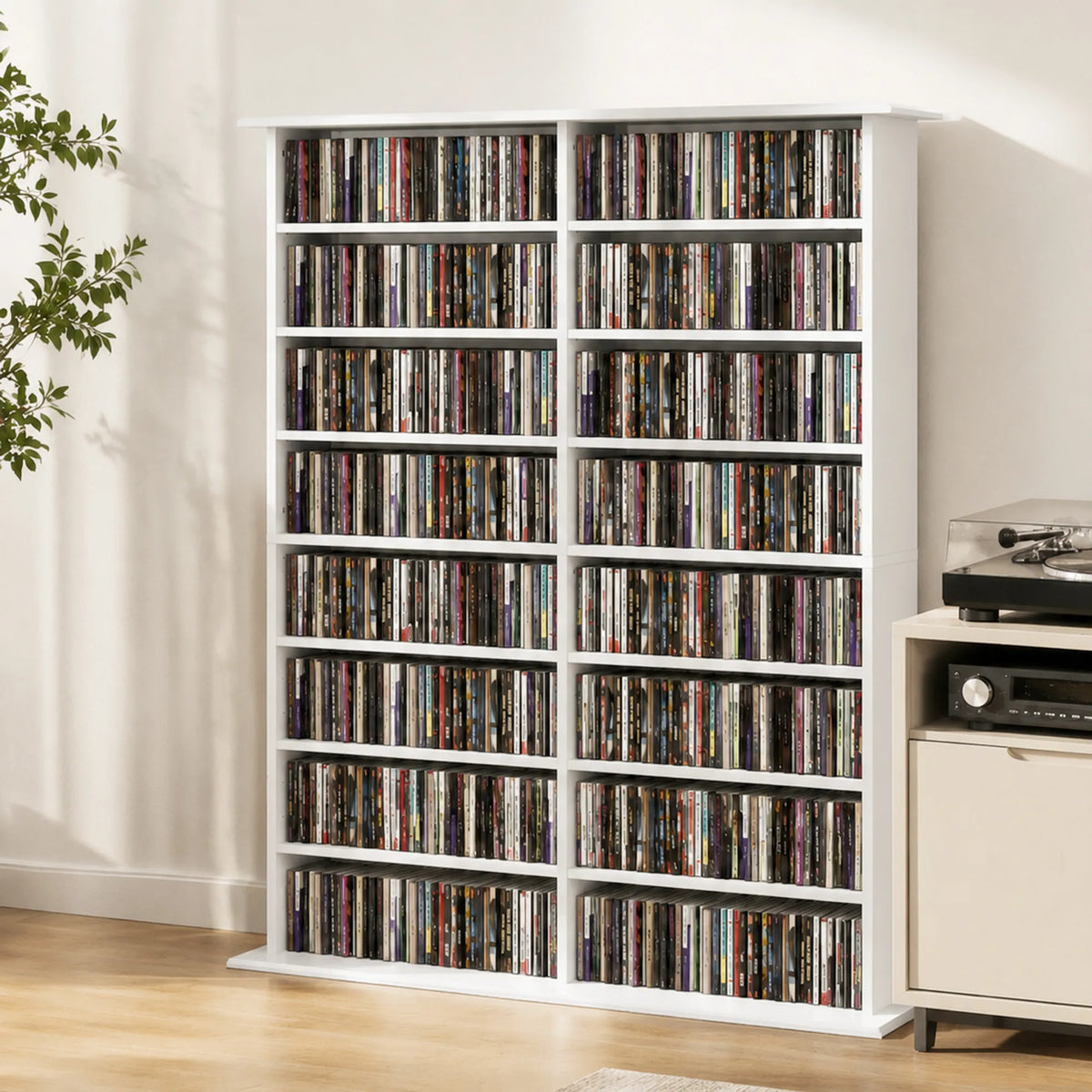 CD lentyna, 12 reguliuojamų lentynėlių, 16 skyrių, 720 CD, balta