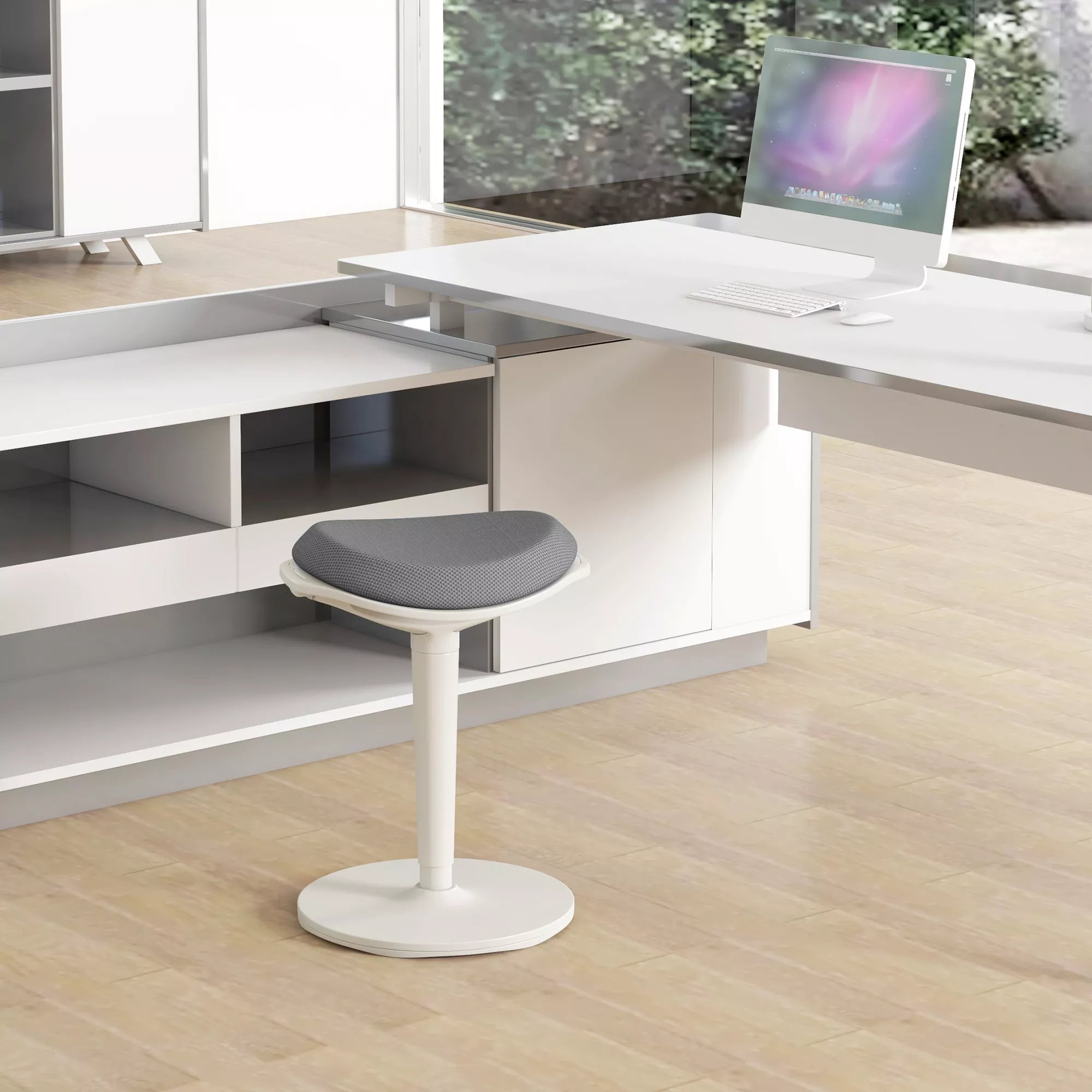 Biuro taburetė, ergonomiška pusiau stovima kėdė, reguliuojamo aukščio, iki 120 kg, 42,5 x 35,5 x 56,5-71,5 cm, pilka
