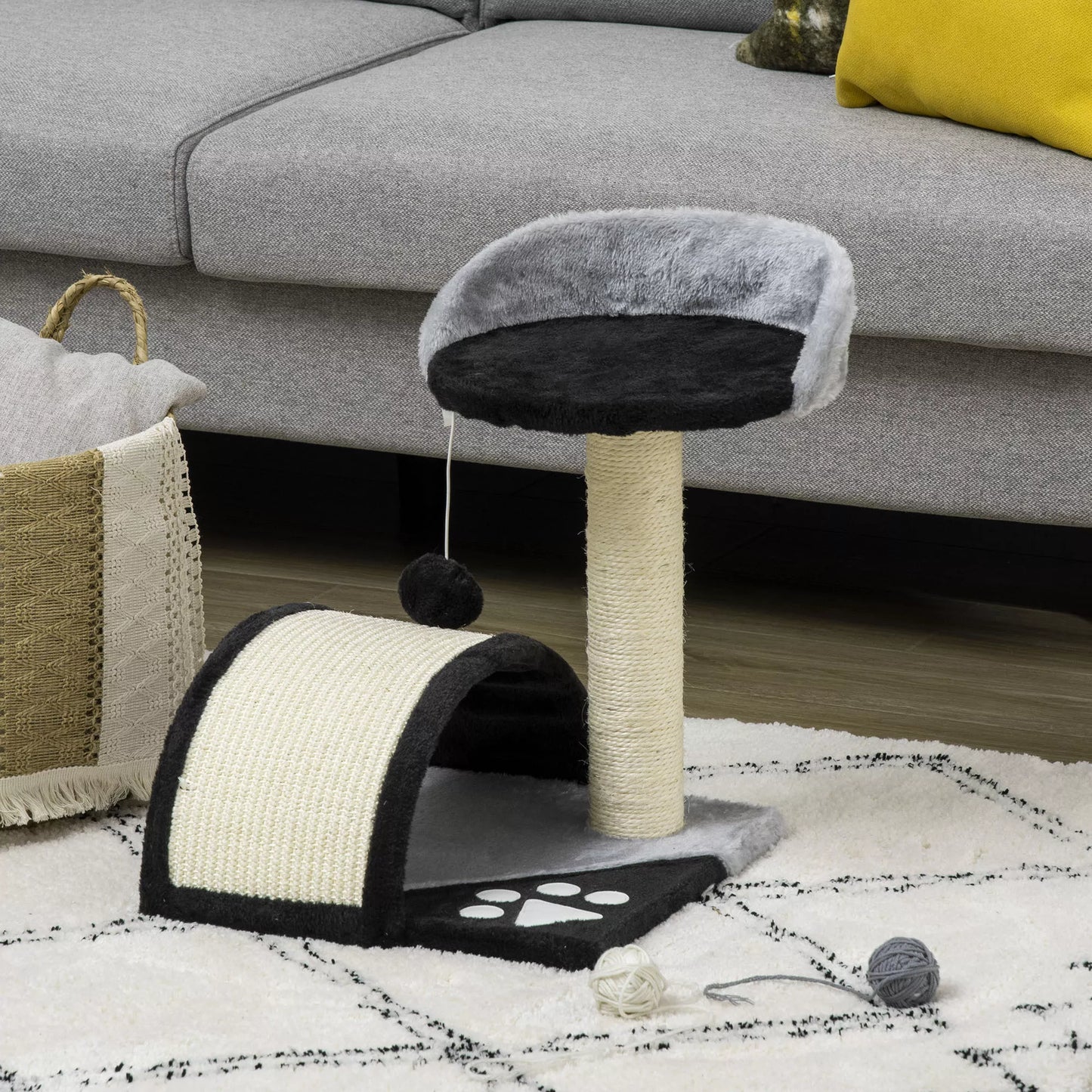 Katės draskyklė su žaidimo kamuoliukais, su sizalinės virvės draskomosiomis atramomis, juoda spalva, 35,5 x 37 x 46 cm