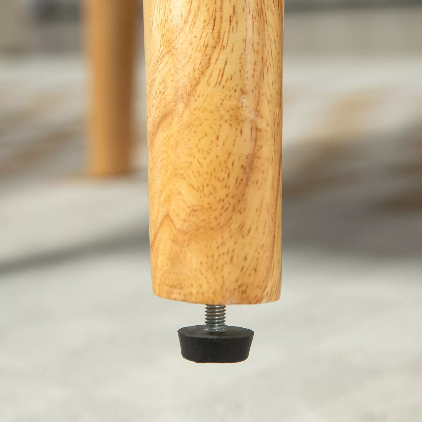 Akcentinis krėslas skandinaviško stiliaus, aksomas, 25D putplastis, Hevea medžio kojelės, smėlio spalvos, 63x69x79,5 cm