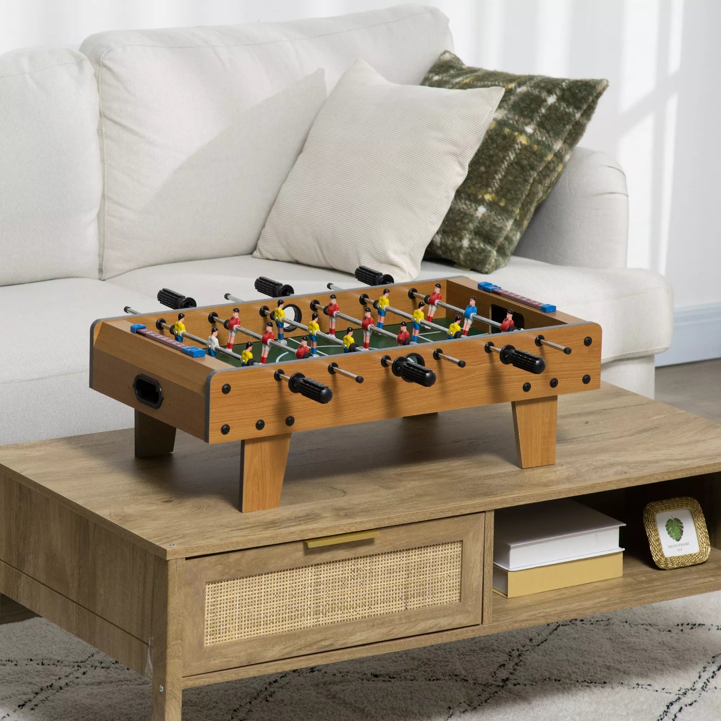 Stalo futbolo rinkinys, Kicker stalas, kompaktiška medinė konstrukcija, 2 kamuoliukai, rezultatų lentelės, ruda