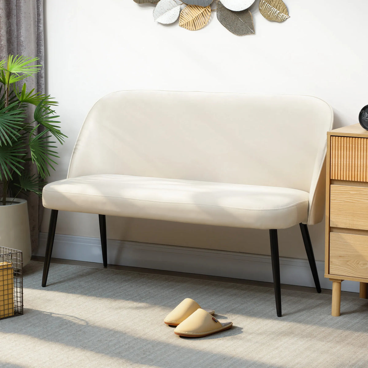 Dviejų vietų sofa, 127 cm pločio, smėlio spalvos