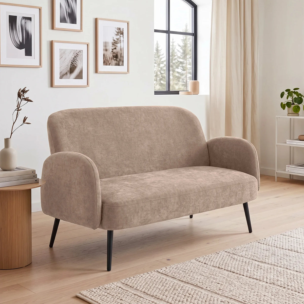 Dvivietė sofa, 132 cm, plati sėdimoji dalis, ruda