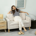 Dvivietė sofa su daiktų laikymo vieta, sagų siuvinėjimu, pagalvėlėmis, kaučiuko medžio mediena, 117x62x78 cm, kreminė balta