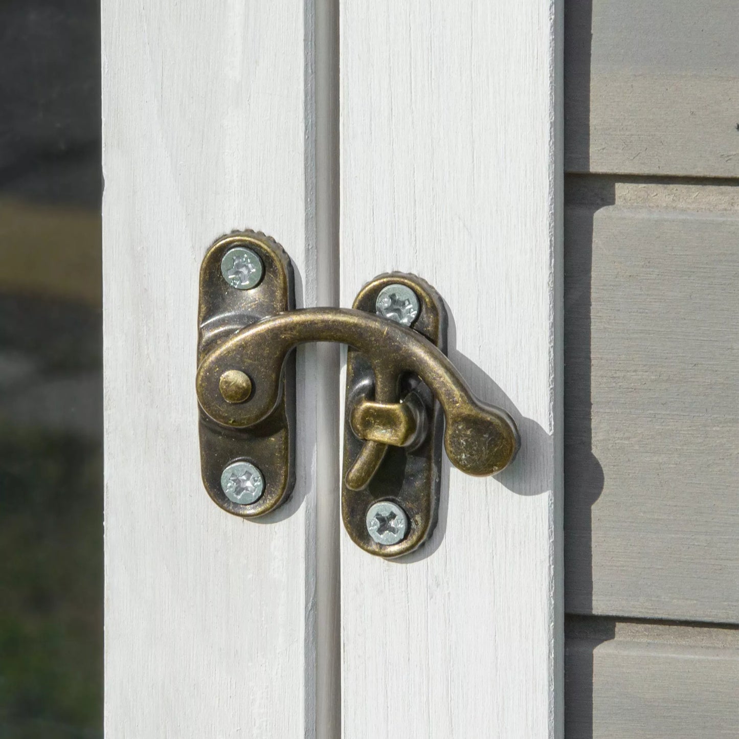 Medinis kačių namelis, atsparus žiemai, vandeniui, su asfaltiniu stogu, terasa, kačių urvas, kačių dėžė, lauko prieglobstis, sodas, balkonas, 115 x 66,5 x 74,7 cm, pilkos ir baltos spalvos.