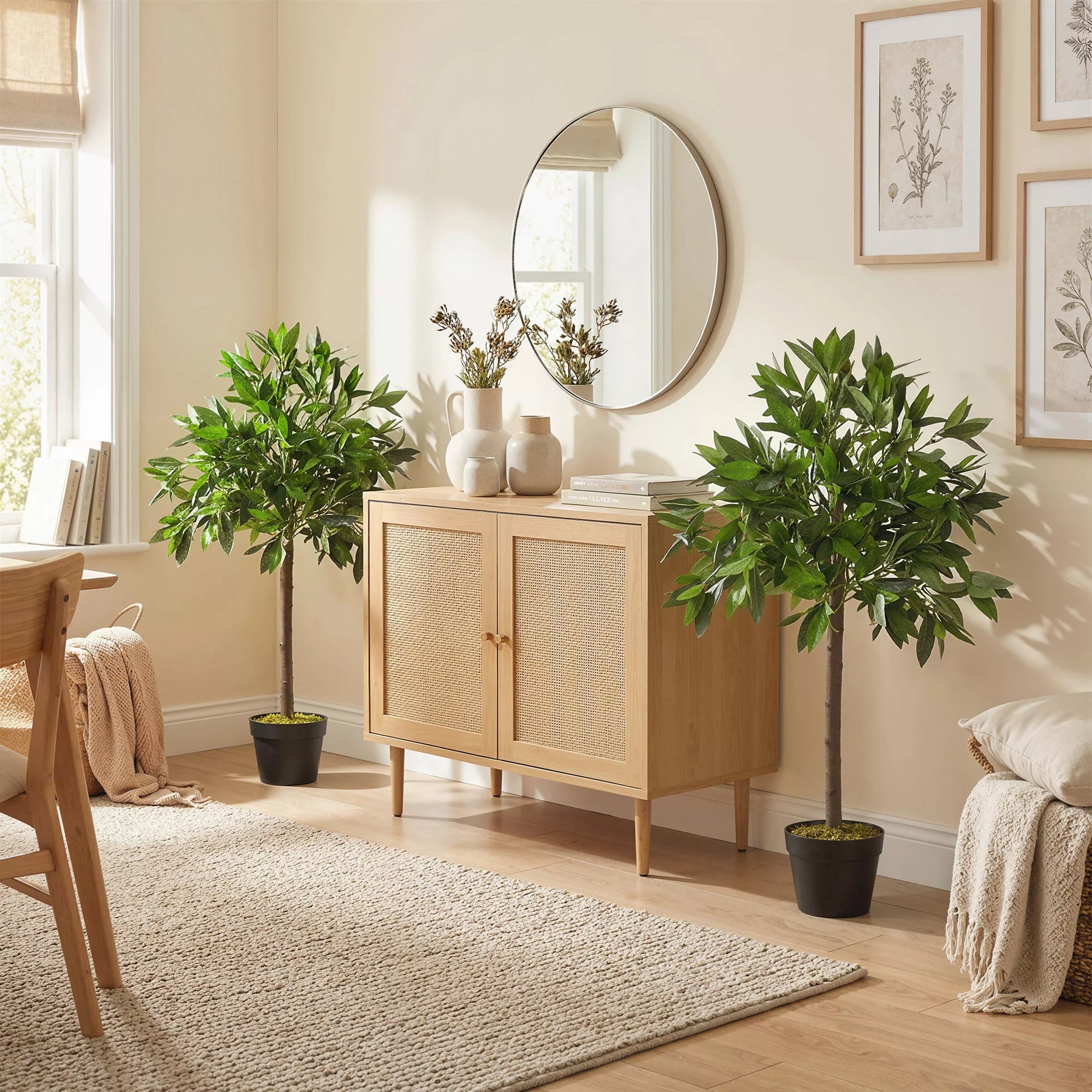 2 vnt. dirbtinių laurų medžių rinkinys, 90 cm, dirbtiniai augalai cementiniame vazonėlyje, plastikiniai augalai vidaus ir lauko naudojimui, žali