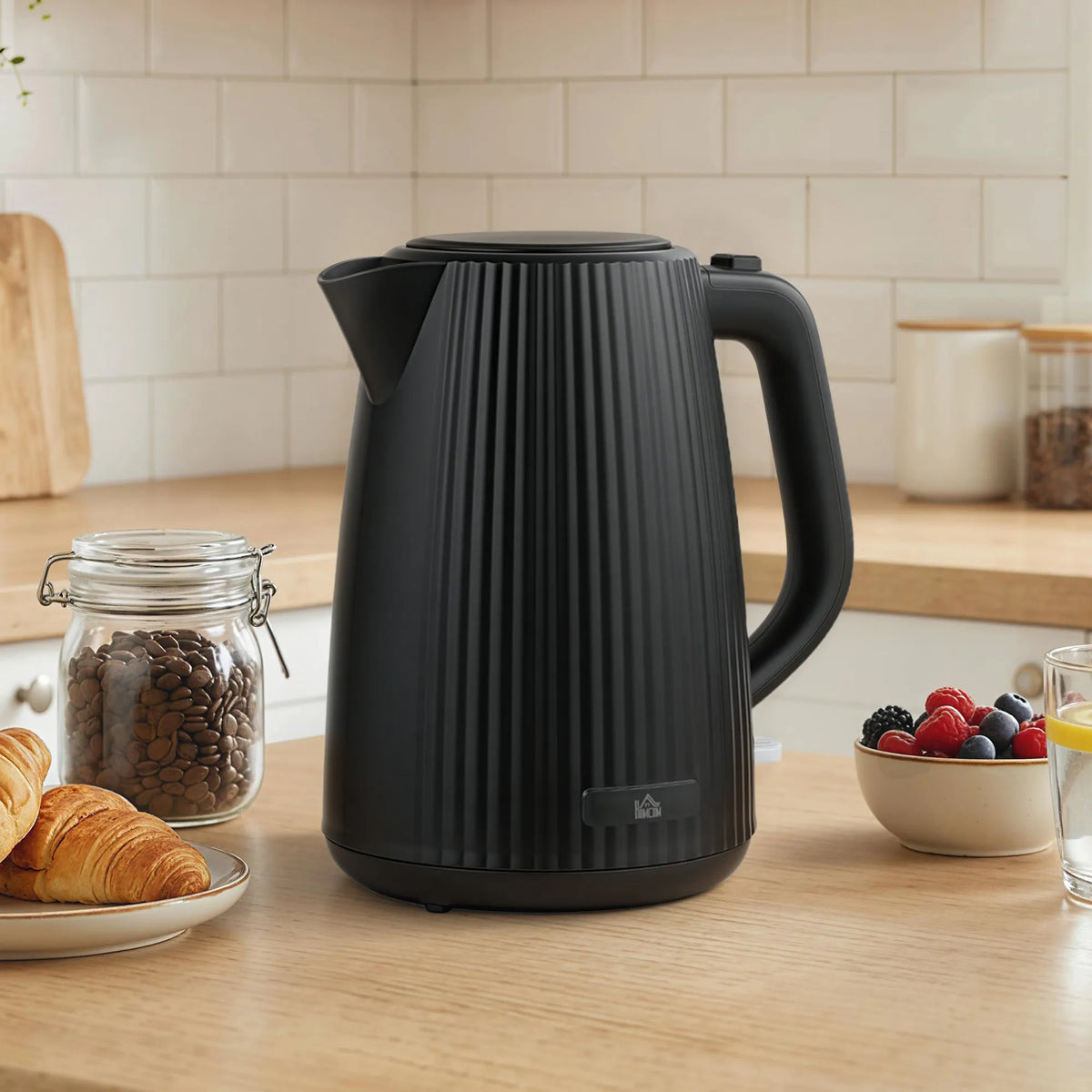 Elektrinis virdulys 1,7 l 2200 W su kalkių filtru juodas
