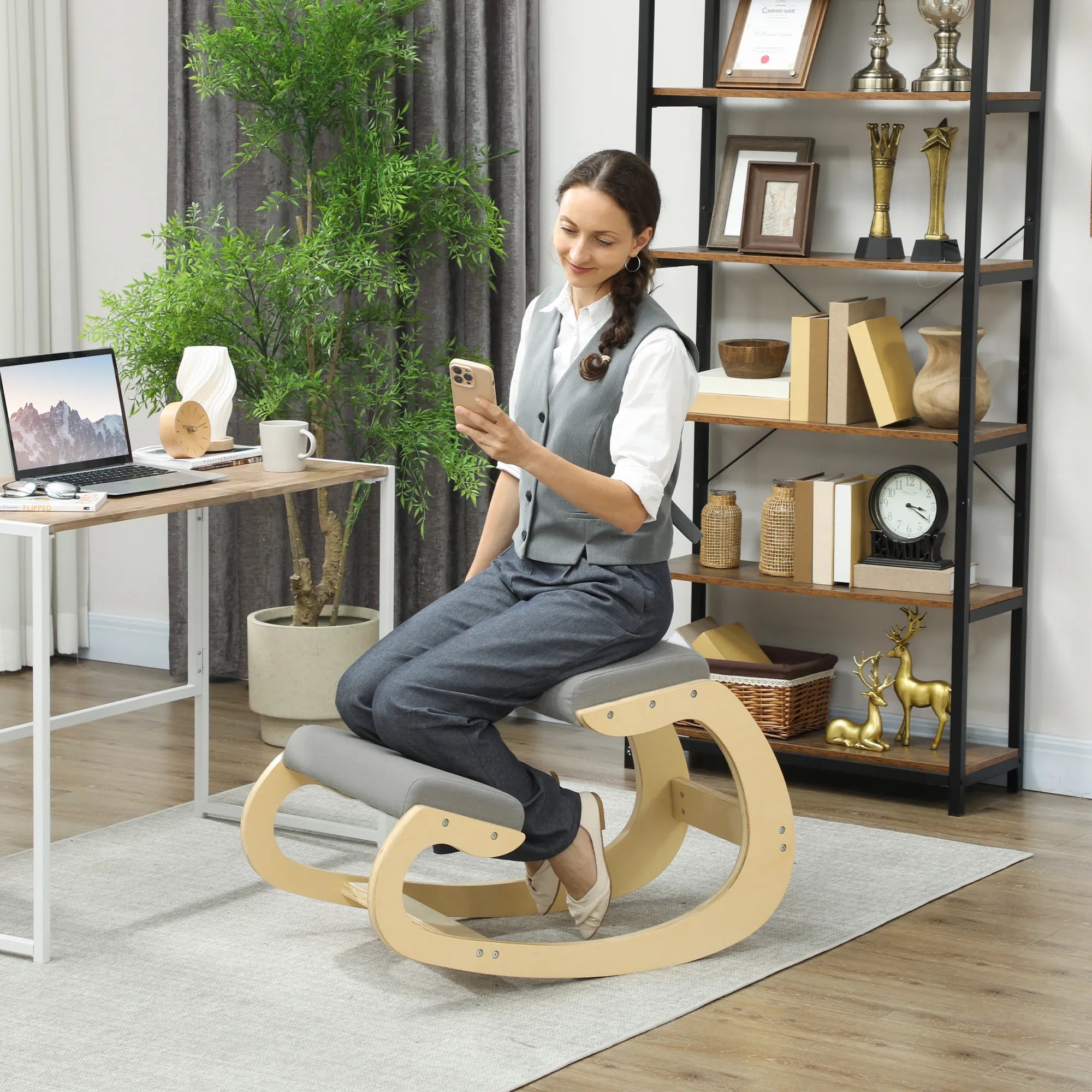 Ergonominė kėdė klūpėjimui, reguliuojama, iki 120 kg, šviesiai pilka