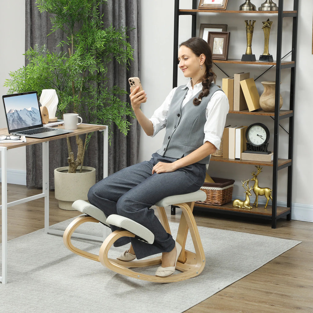 Ergonominė kėdė klūpėjimui su atrama nugarai, iki 120 kg, kreminė