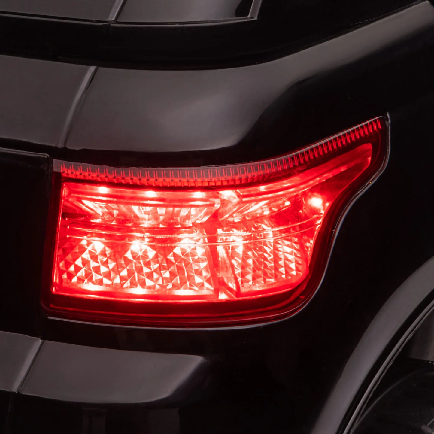 Vaikeliškas elektrinis SUV automobilis, iki 5 km/h, su saugos diržu, nuotolinio valdymo pulteliu, priekiniais žibintais, muzikos funkcija, juodas