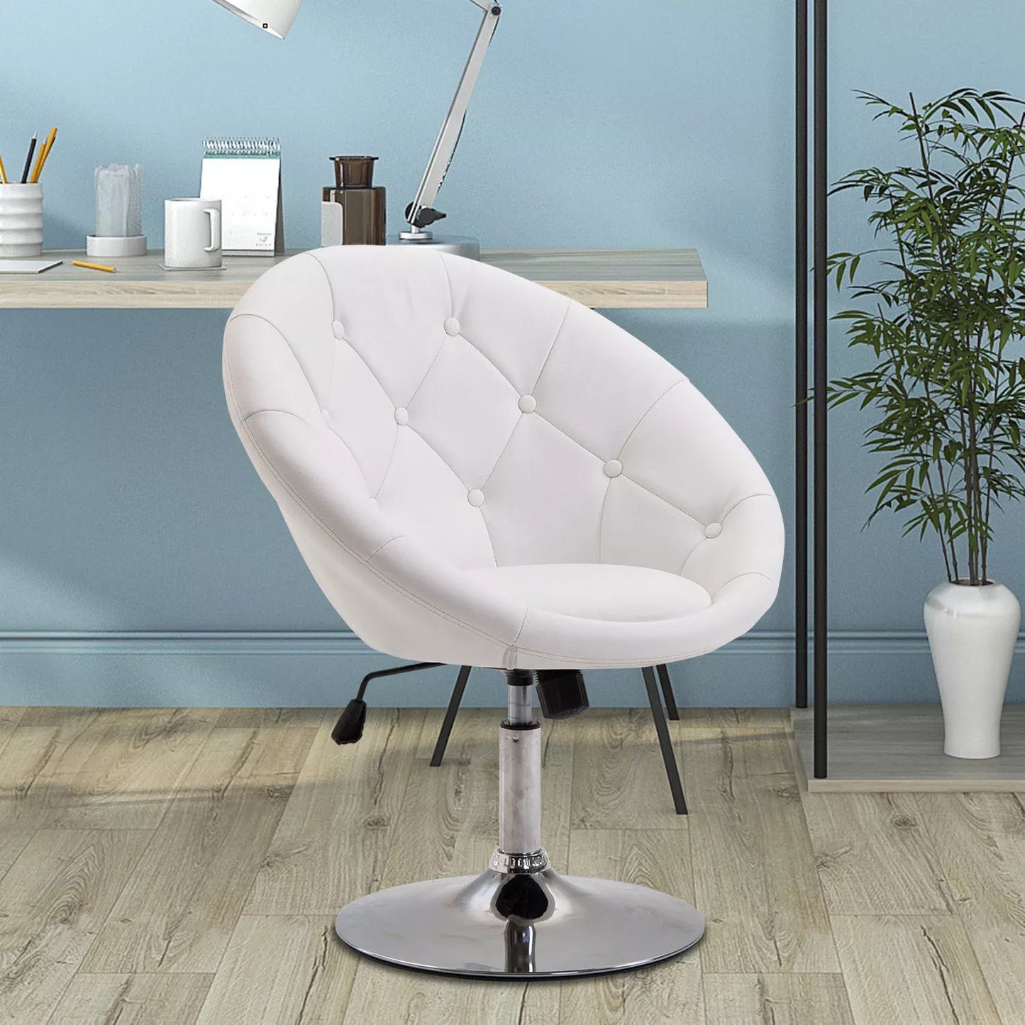 Svetainės fotelis poilsiui, relaksacinis fotelis su plienine baze, skaitymo fotelis iš dirbtinės odos, minkštas fotelis miegamajam, baltas