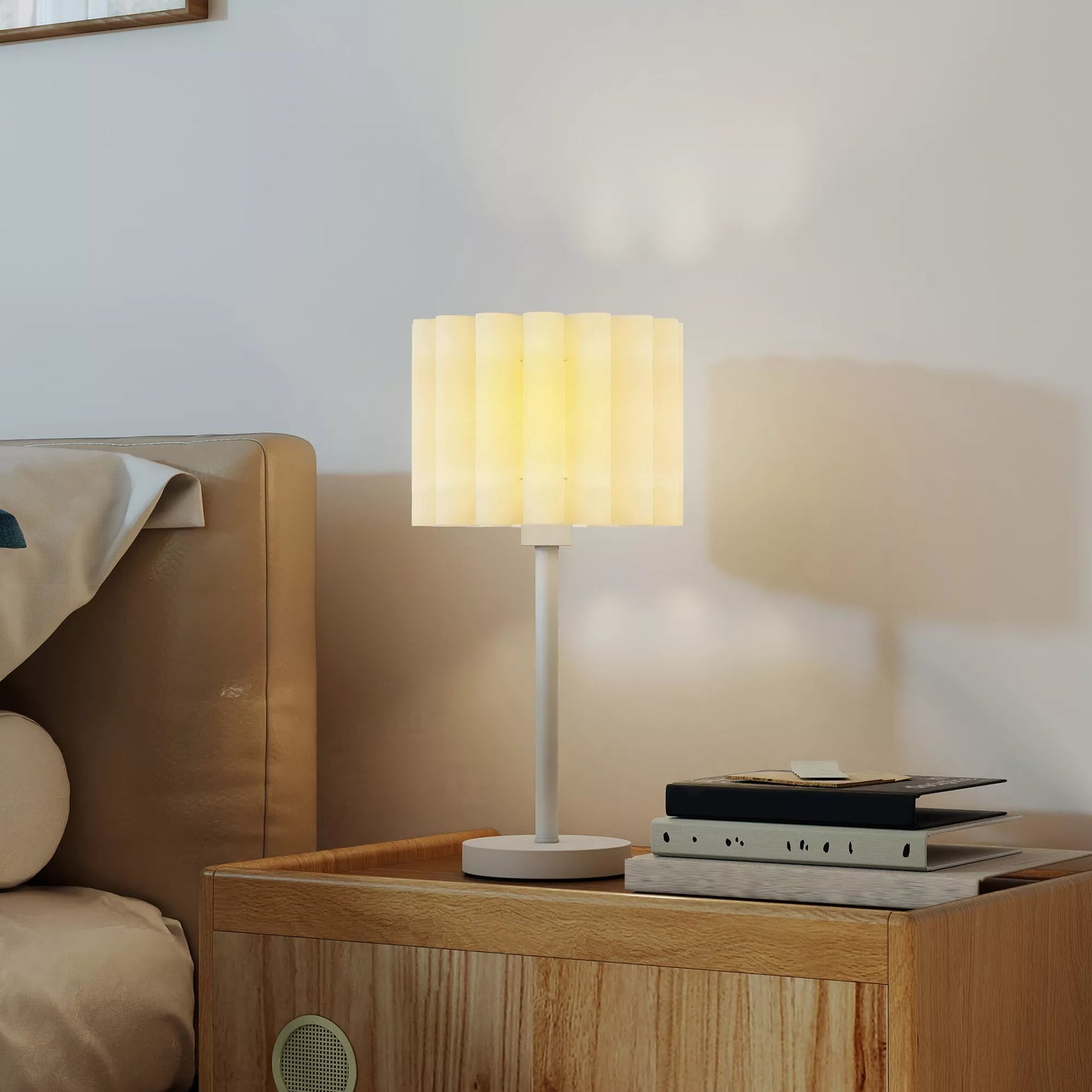 Stalinė lempa retro stiliumi, naktinė lempa, plastikiniu gaubtu, mygtukiniu jungikliu, balta