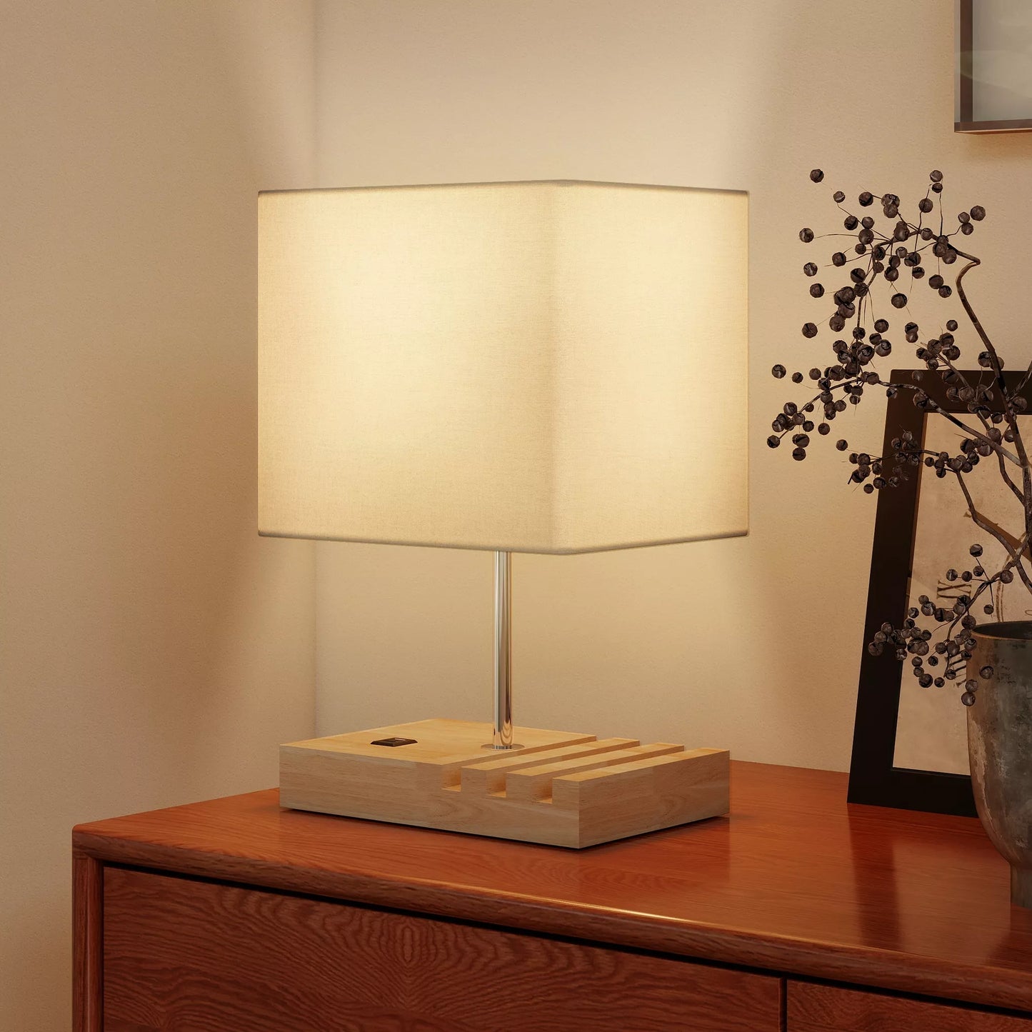 Naktinis staliukas, USB prievadai, mediena, audinys, svirtelės jungiklis, laikymo skyriai, balta