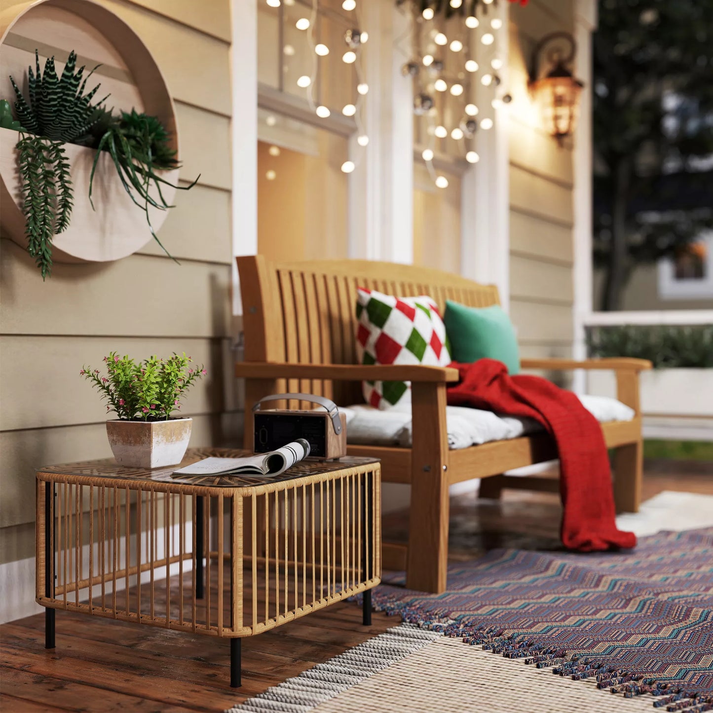 Polirataninis lauko staliukas, 65 x 65 x 43 cm, atsparus oro sąlygoms, kvadratinis pagalbinis staliukas su stikliniu stalviršiu, natūralios medienos imitacija