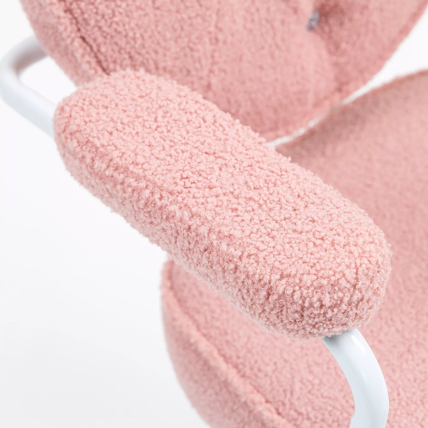 Stilinga rožinė biuro kėdė su minkštu dygsniuotu apmušalu, reguliuojamo aukščio