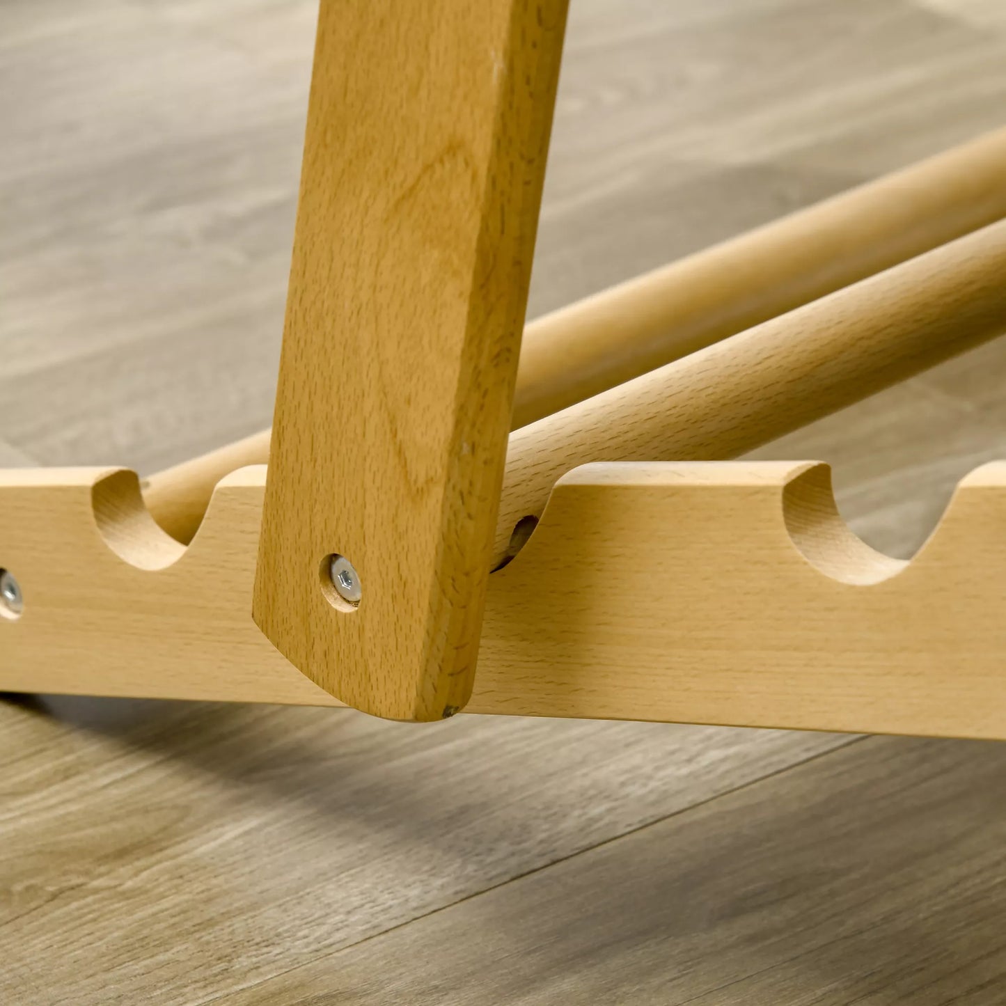 Akcentinis fotelis, poilsio fotelis, reguliuojamas atlošas, buko medienos rėmas, iki 120 kg, rudas