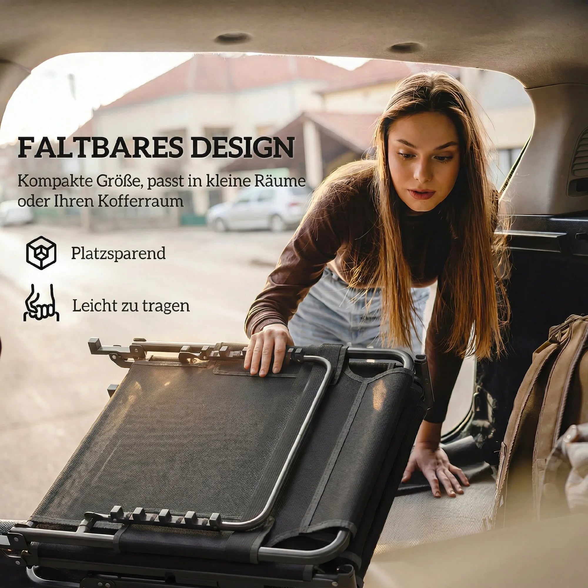 Sulankstytas gultas dedamas į automobilio bagažinę