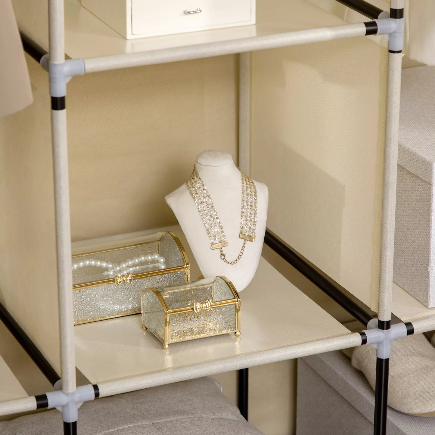 Audinio drabužių spinta, laikymo sprendimas, 8 lentynos, 2 drabužių pakabinimo strypai, smėlio spalvos