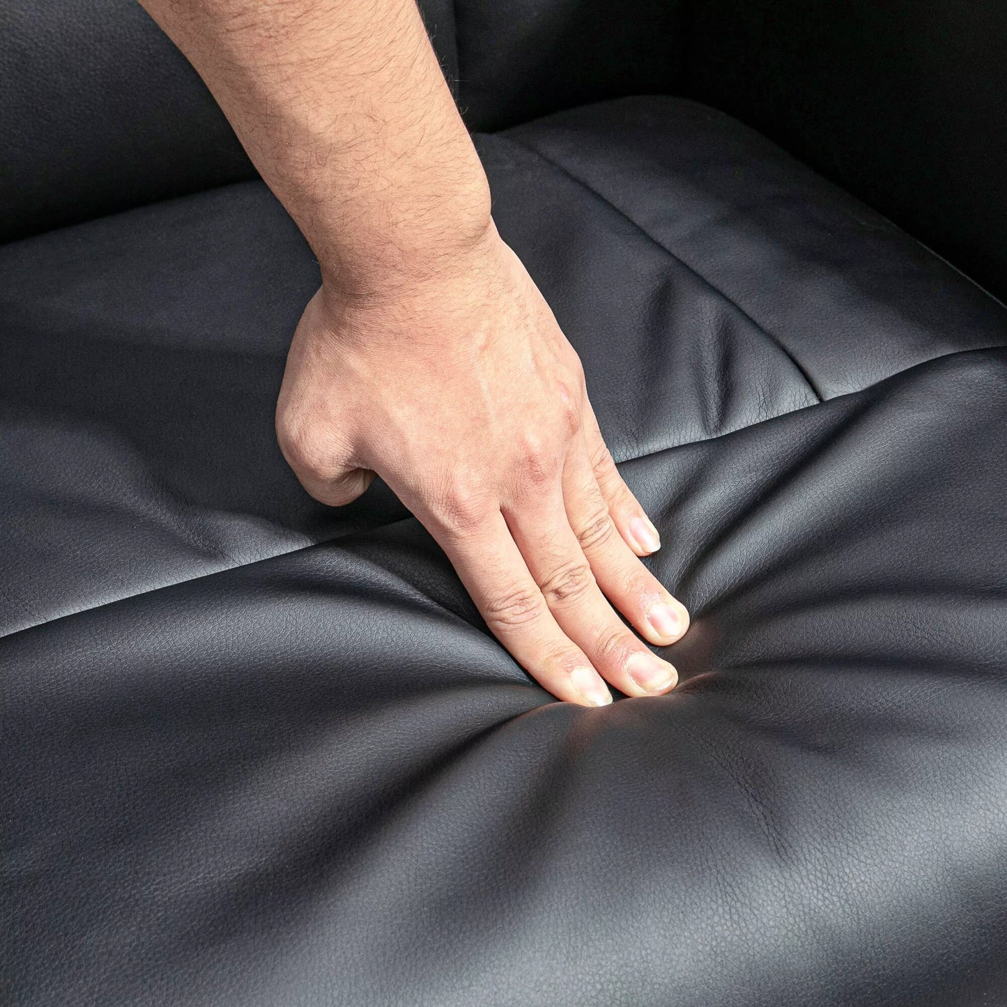 2 dalių fotelių komplektas, fotelis su pakoja, atlošiamas fotelis su pakoja, reguliuojamas aukštis, atlošiamas atlošas, juodos spalva