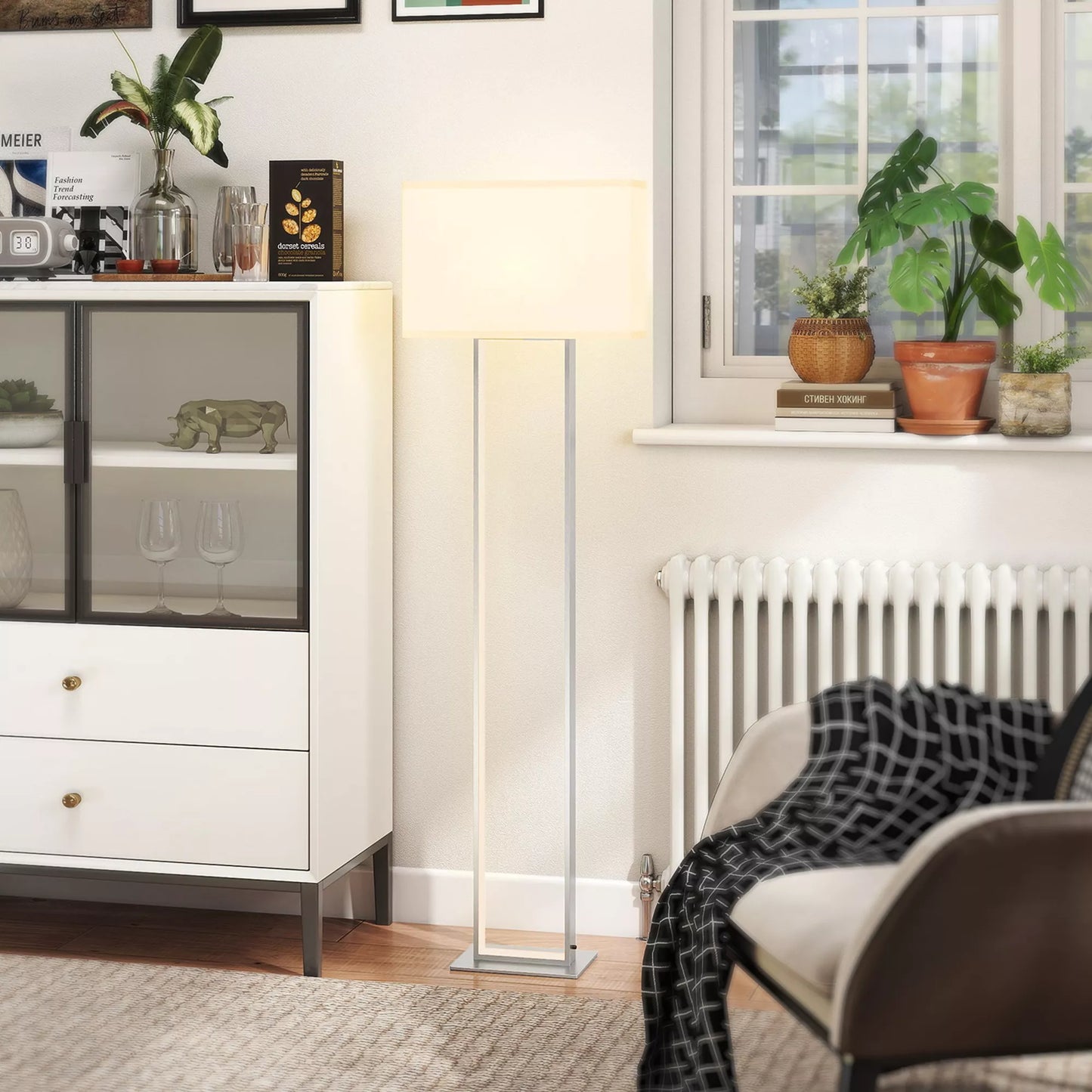 Modernus stovas, 3 režimai, pėdos jungiklis, reguliuojamas ryškumas, lino išvaizda, baltas