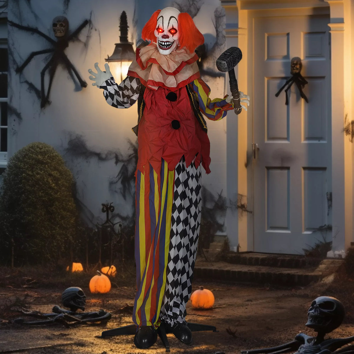 Helovino dekoracija – animatroninis klounas, 173 cm, šviečiančios akys