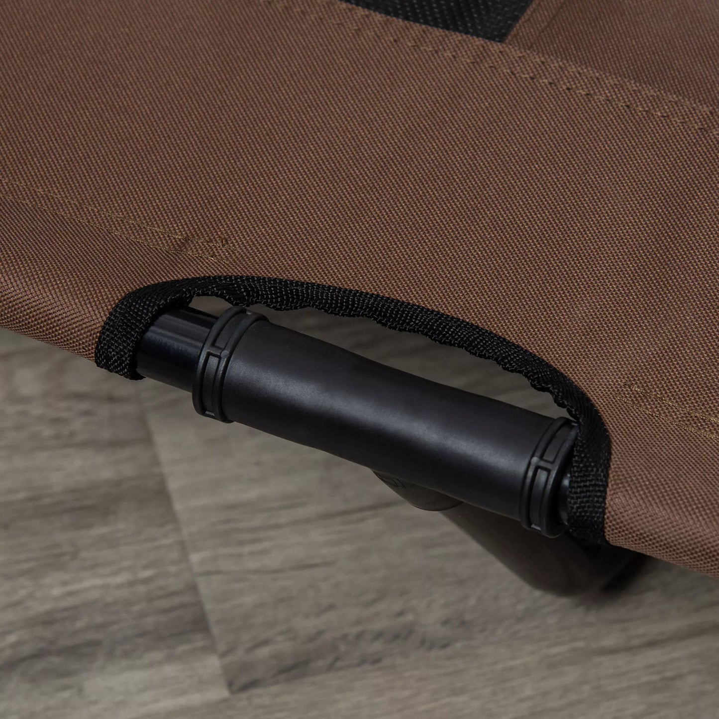 Sulankstama lauko šunų lova su paaukštintu stovu, 122 cm x 92 cm x 23 cm, kavos rudos spalvos + juoda